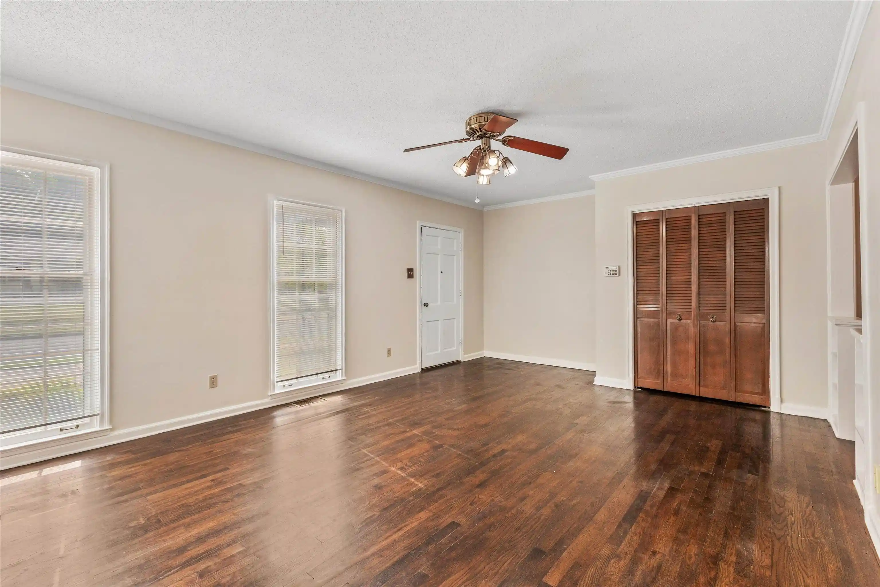 Homes for sale in Memphis, TN | 135 S Greer St, Memphis, TN 38111 | MLS# 10220527