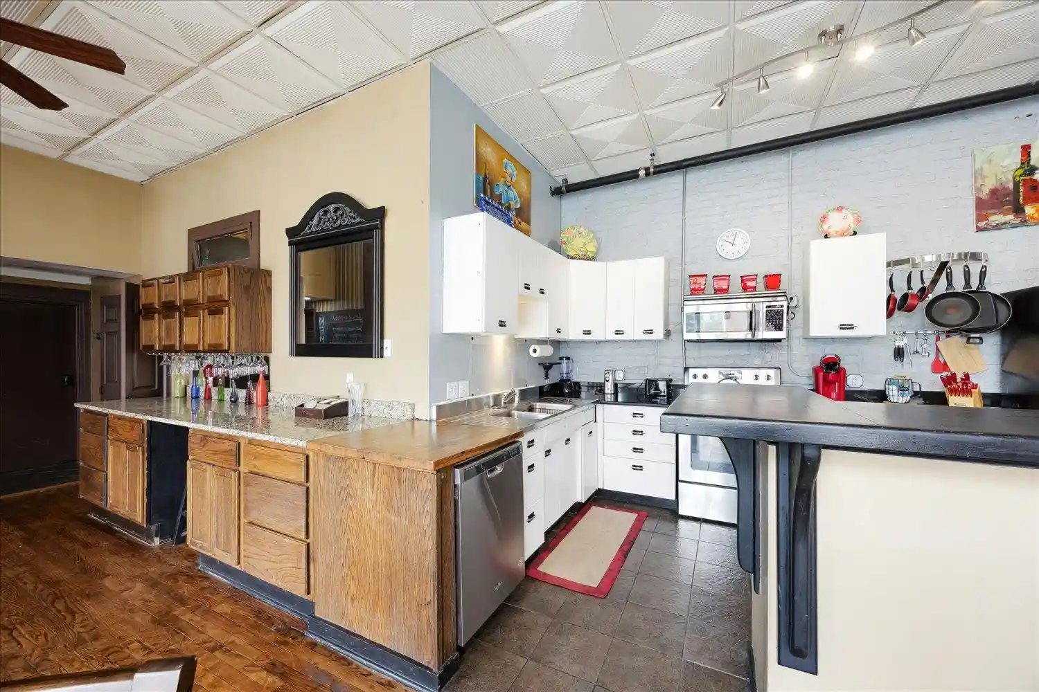Photo 2 of Condo for sale at 107 Madison Ave #401, Memphis, TN 38103 | MLS# 10220543 | Listing updated on 2026-05-01