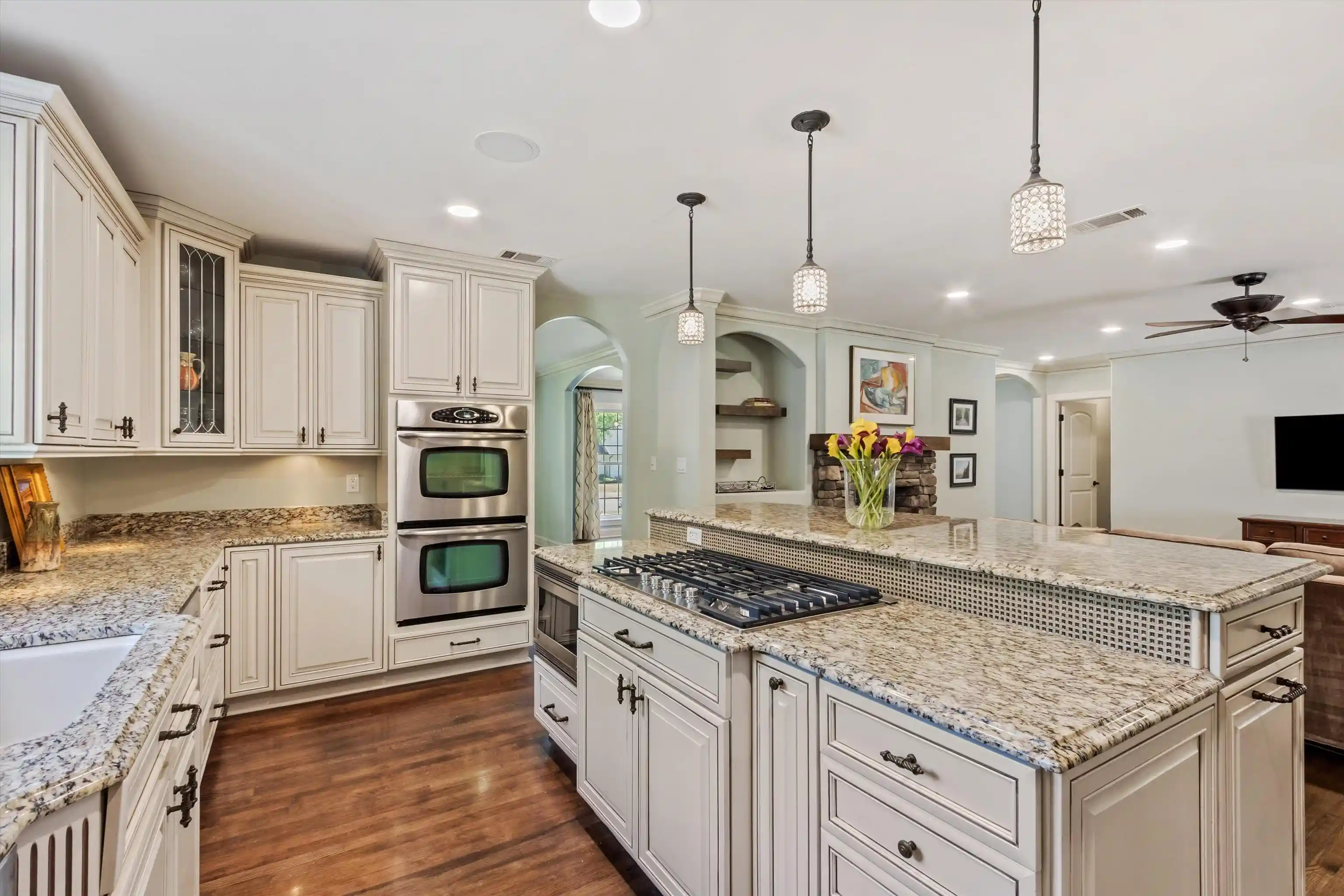 Photo 4 of Sale Pending at 5302 S Angela Ln, Memphis, TN 38120 | MLS# 10220583 | Listing updated on 2026-09-09
