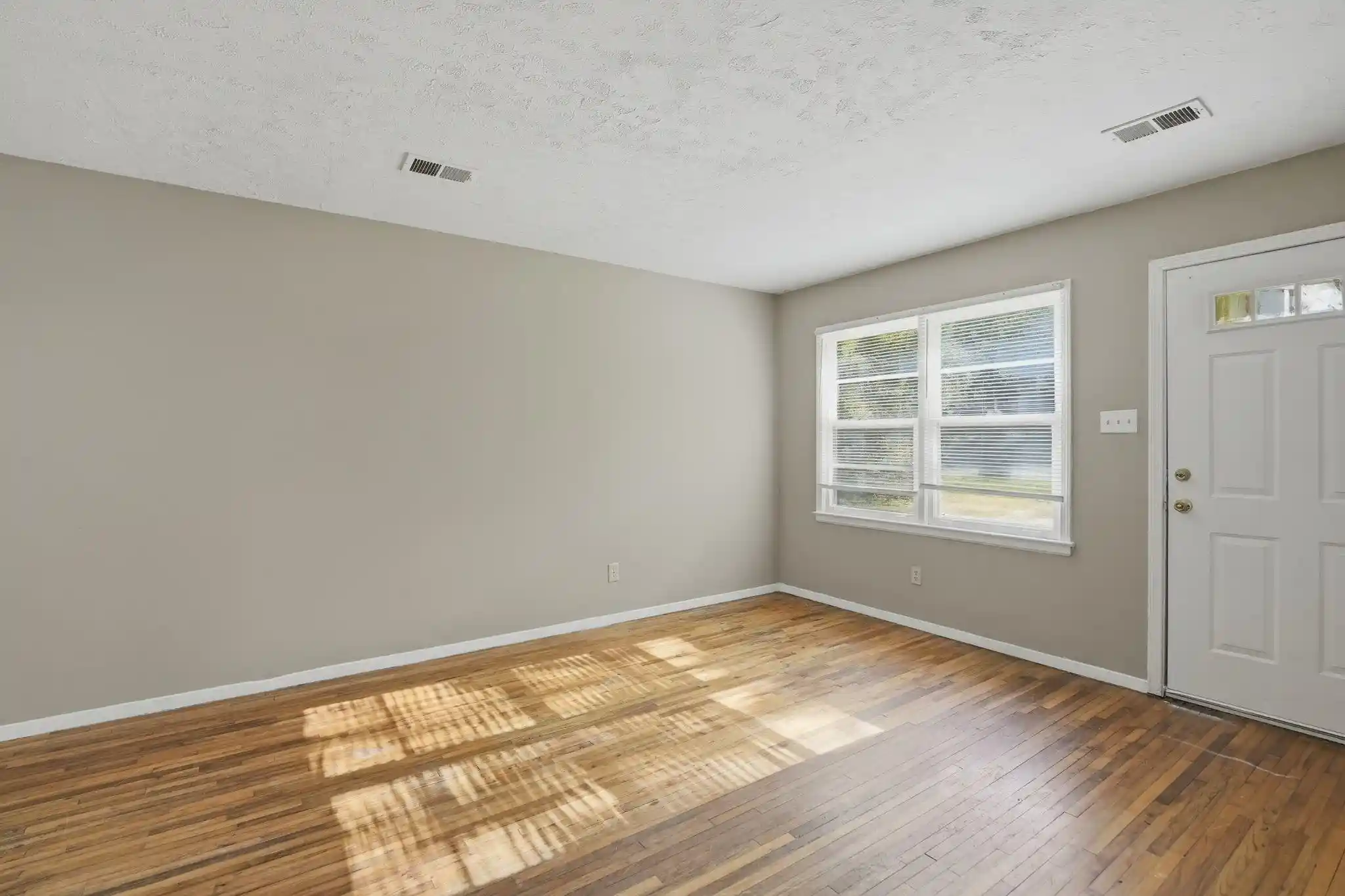 5th image of 4955 Stacey Dr, Memphis, TN 38109 | MLS# 10220616