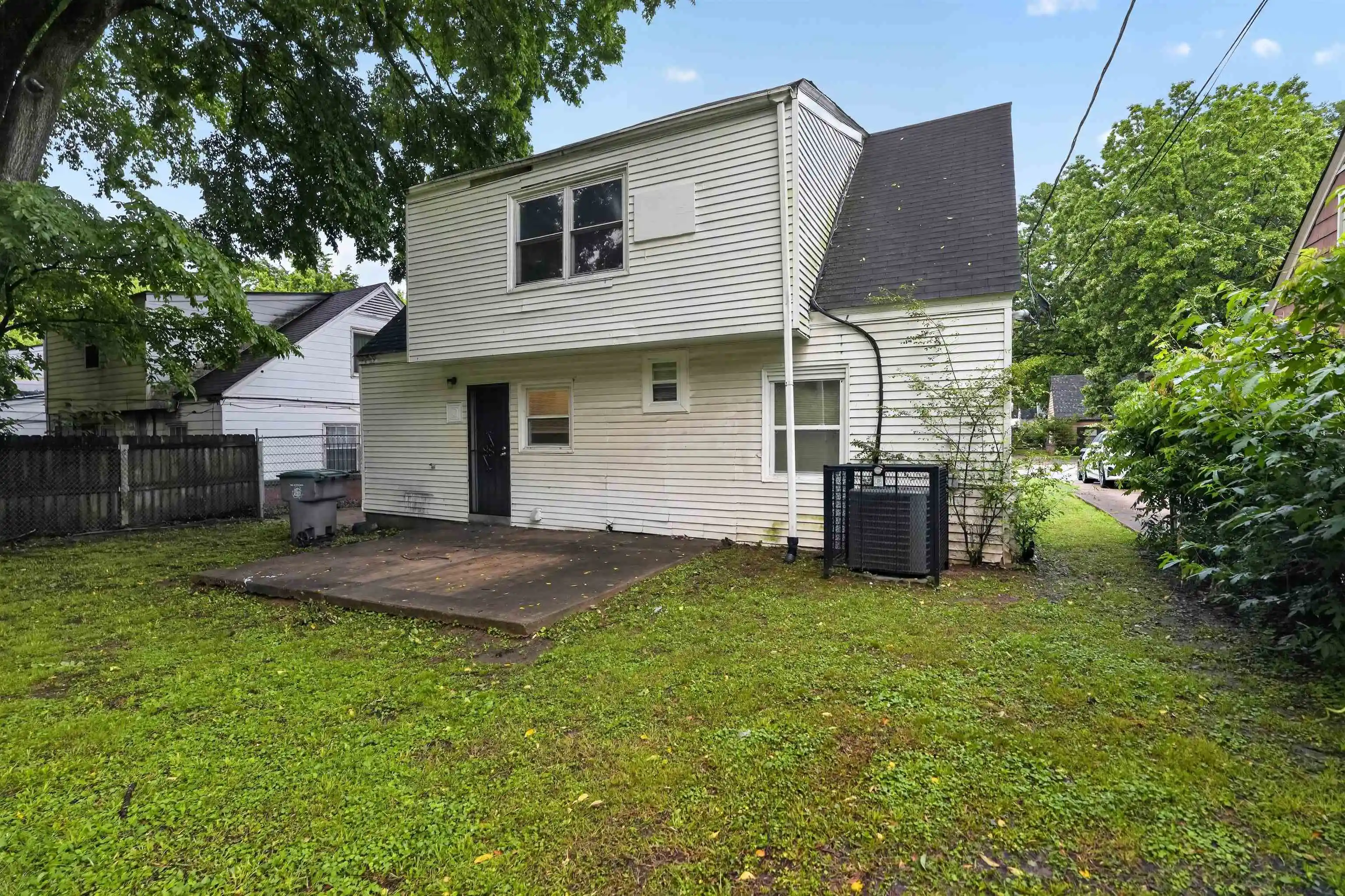 Photo 2 of Single family home for sale at 1300 Tyne St, Memphis, TN 38111 | MLS# 10220624 | Listing updated on 2026-09-09