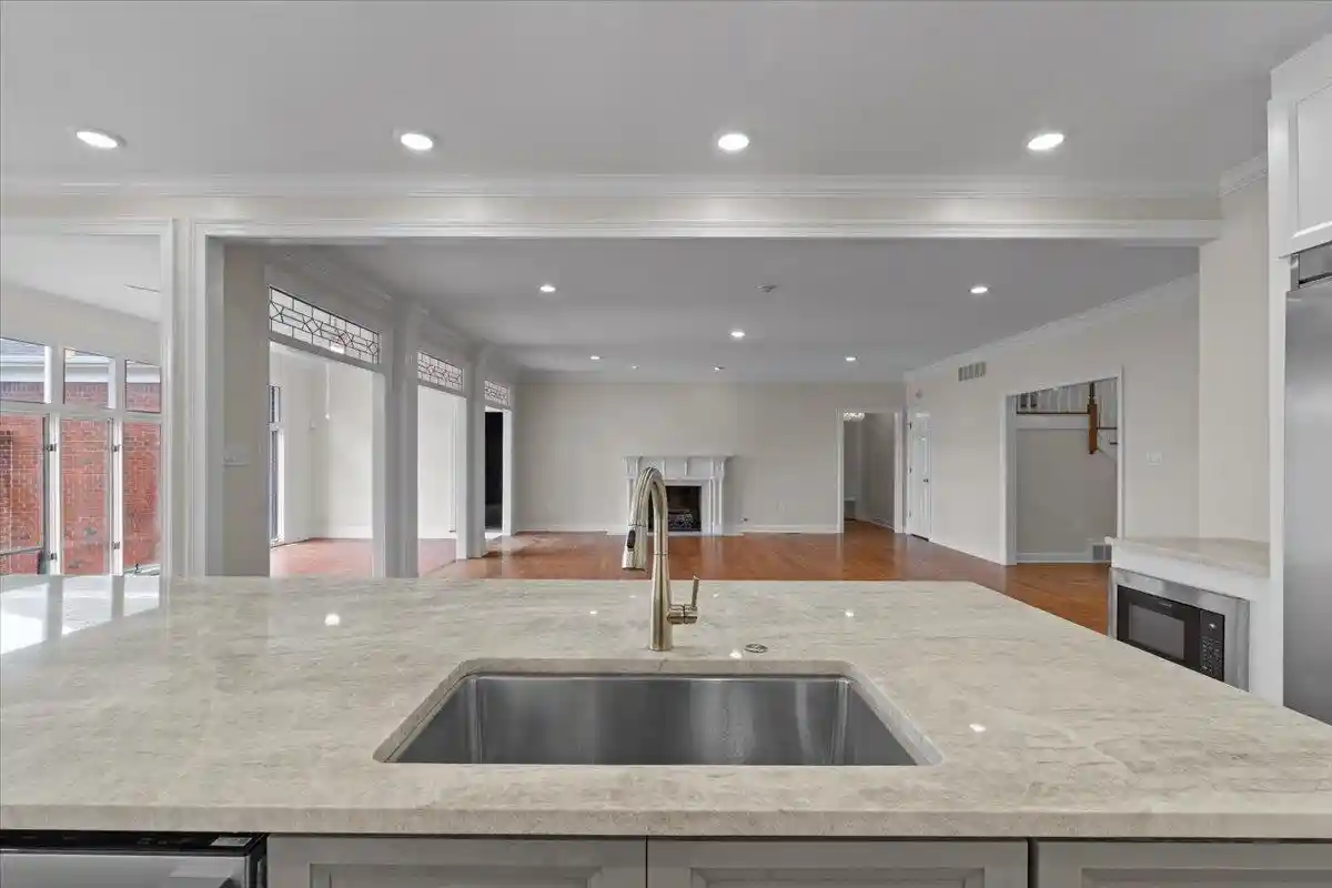 39th image of 8778 Poplar Pike Dr, Germantown, TN 38138 | MLS# 10220631