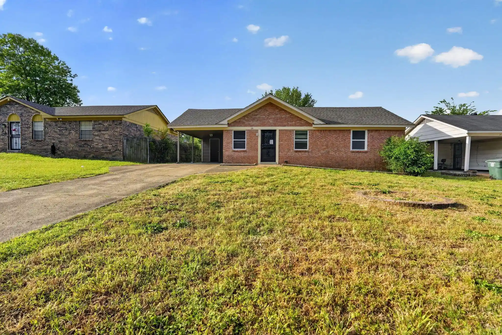 1st image of 19 Lydgate Ave, Memphis, TN 38109 | MLS# 10220655