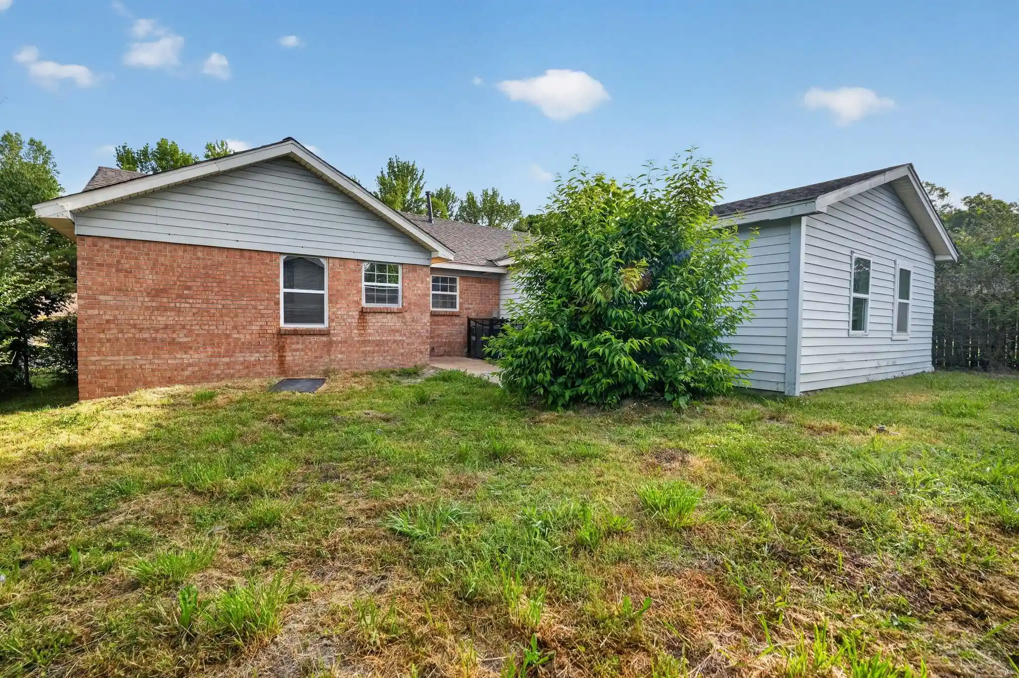 2nd image of 19 Lydgate Ave, Memphis, TN 38109 | MLS# 10220655