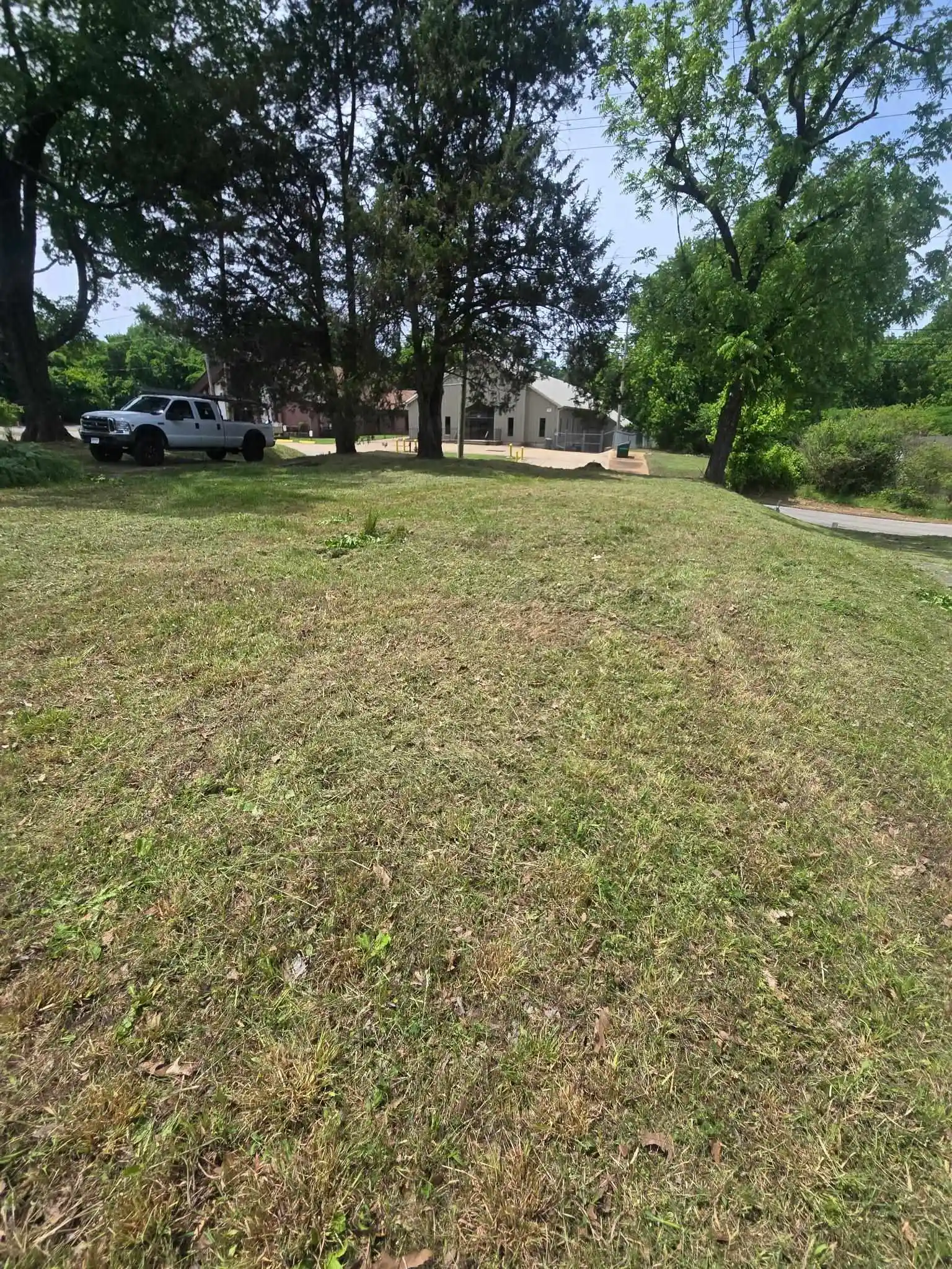 2nd image of 5110 Hillbrook Dr, Memphis, TN 38109 | MLS# 10220669