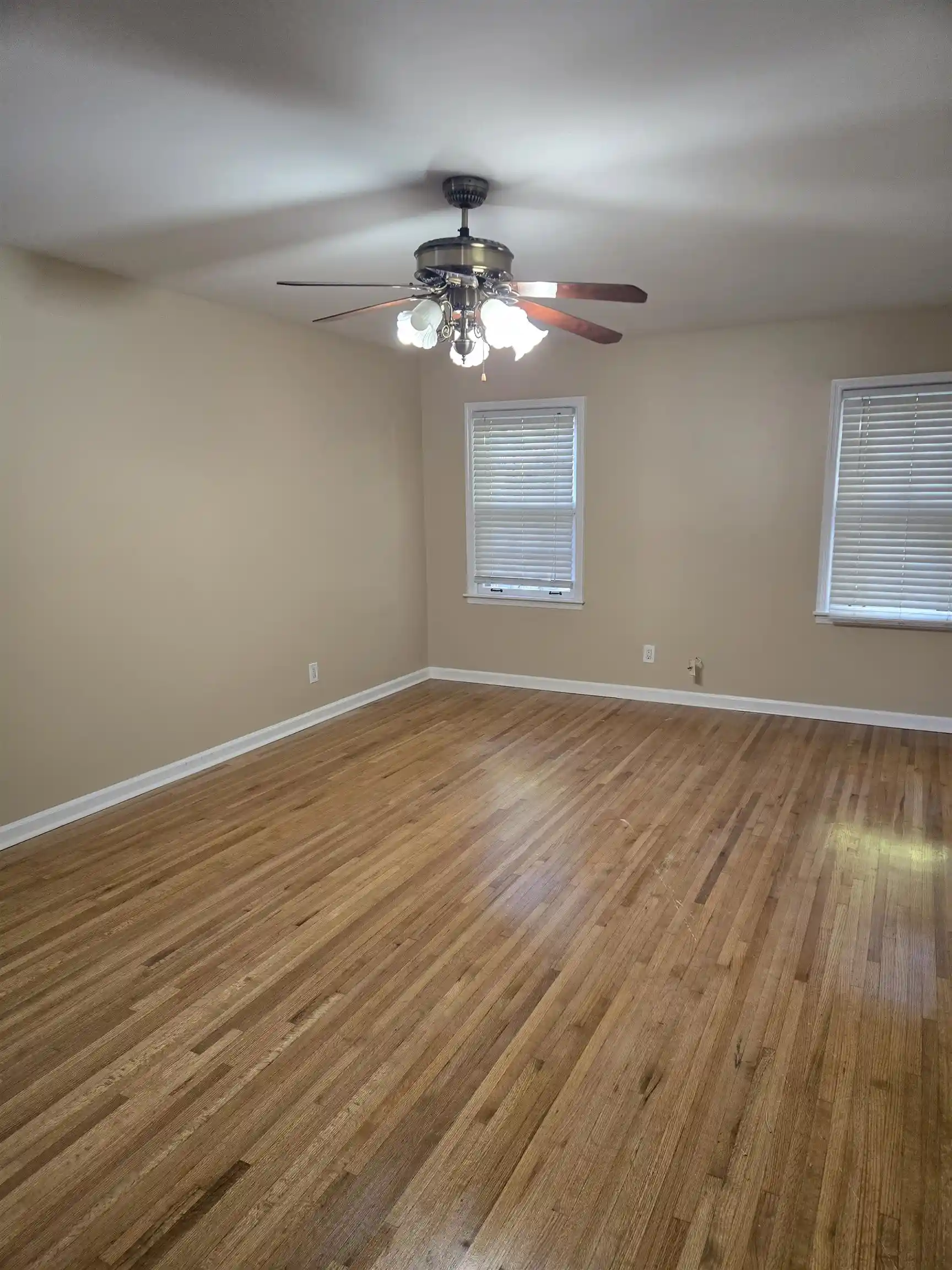 Photo 4 of Townhouse for sale at 3212 Whitney Ave, Memphis, TN 38128 | MLS# 10220720 | Listing updated on 2026-08-09