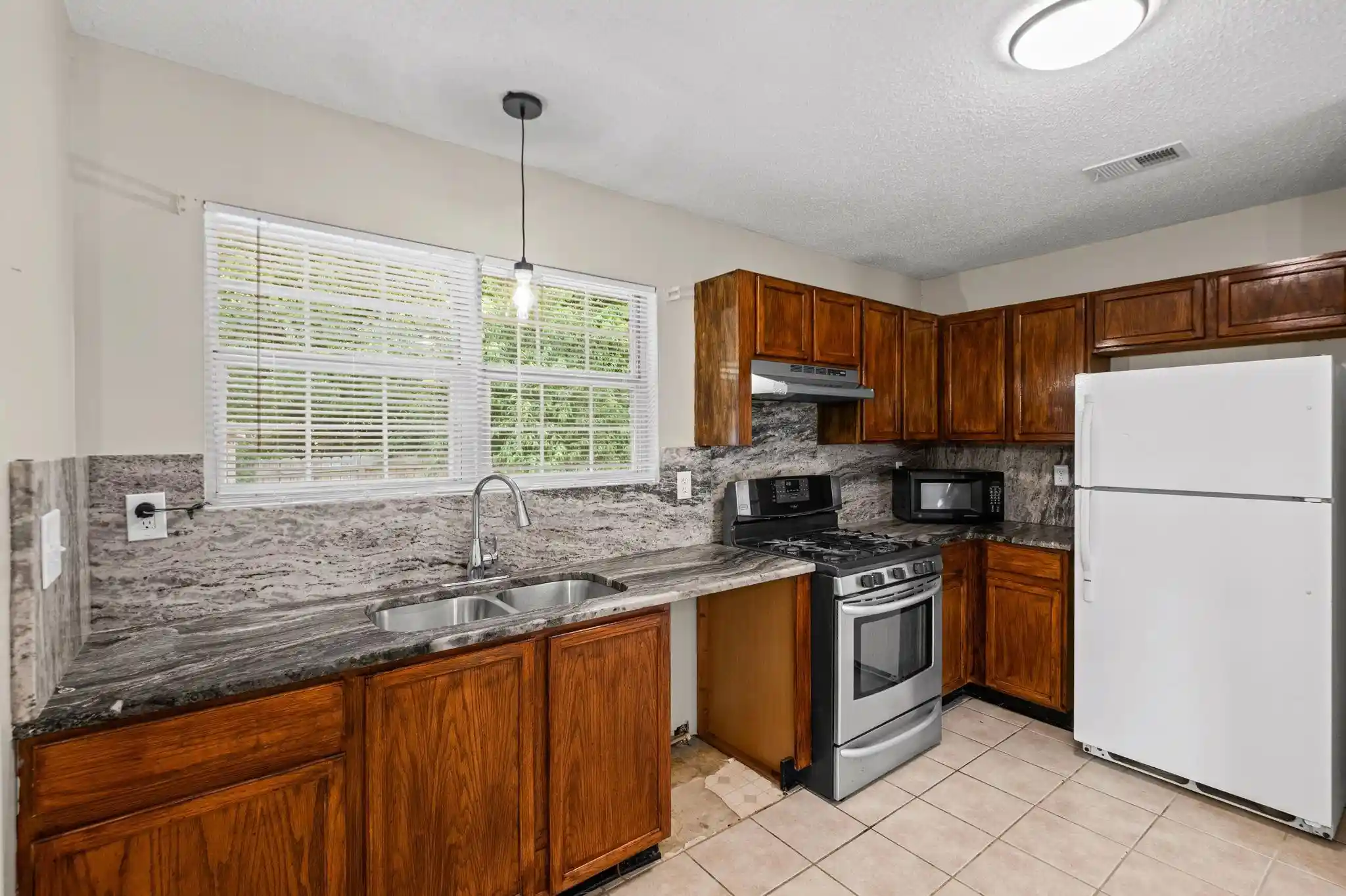 2nd image of 2515 Parkview Dr, Memphis, TN 38128 | MLS# 10220789