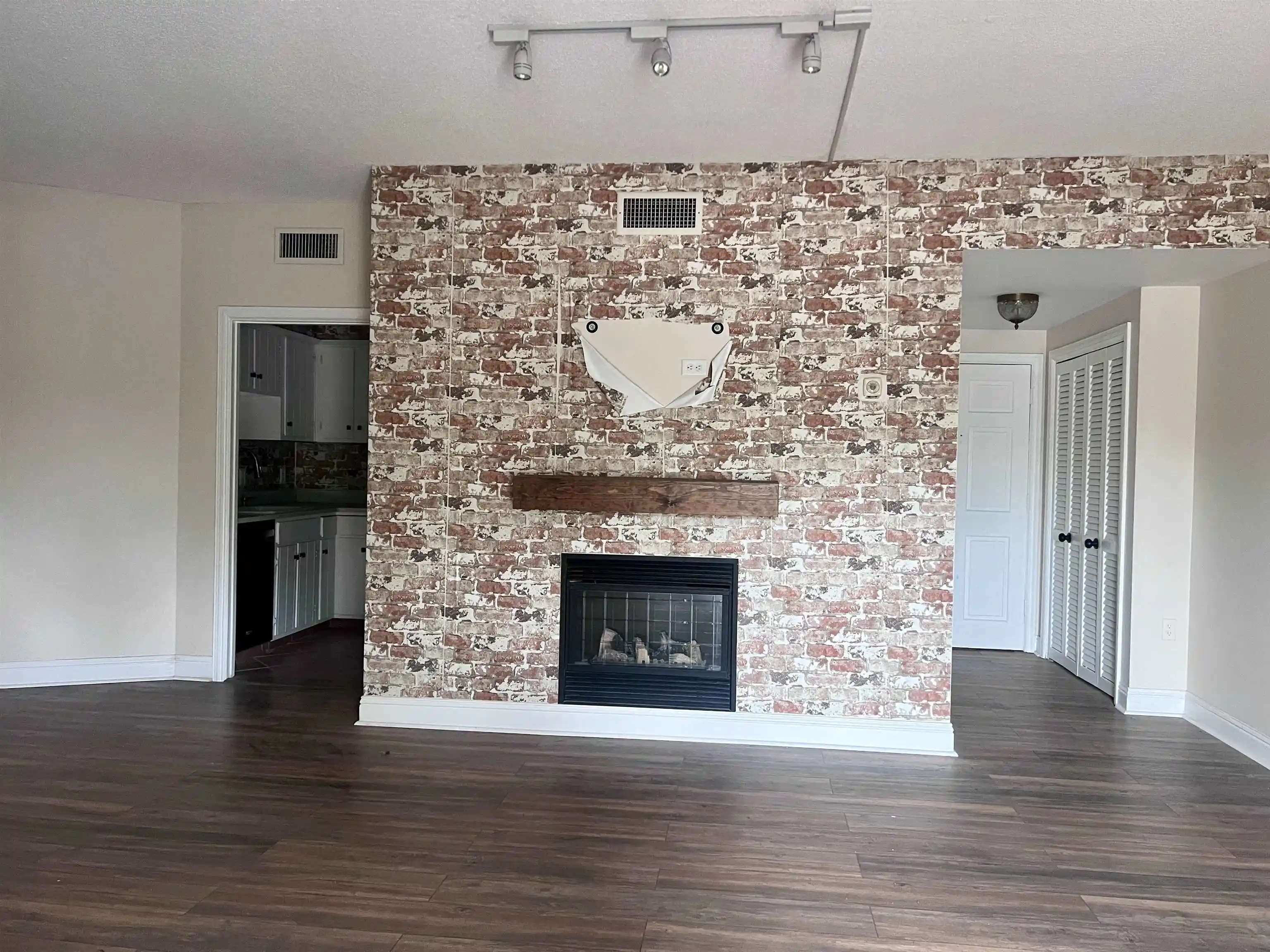 3rd image of Fairway Towers, Memphis, TN 38122