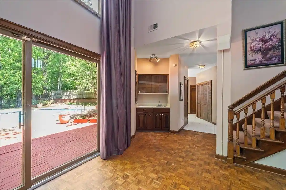 Photo 3 of Single family home for sale at 5992 Manor Cv, Memphis, TN 38120 | MLS# 10220862 | Listing updated on 2026-09-02