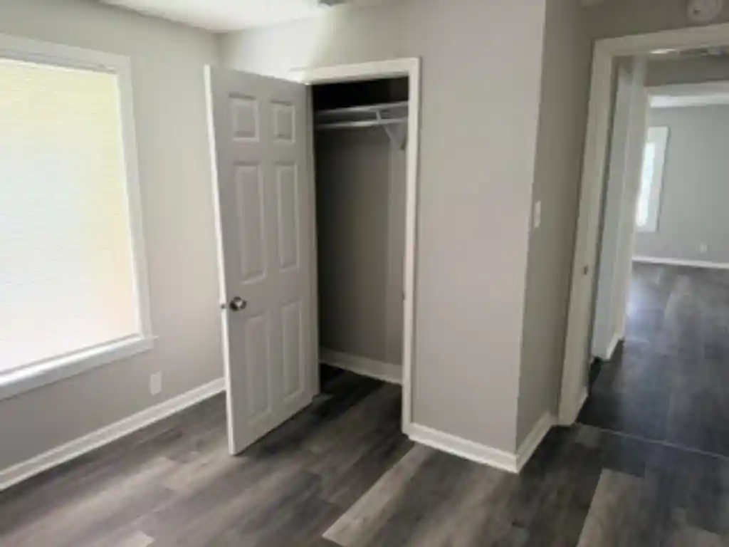 2nd image of 564 W Peebles Rd, Memphis, TN 38109 | MLS# 10220910