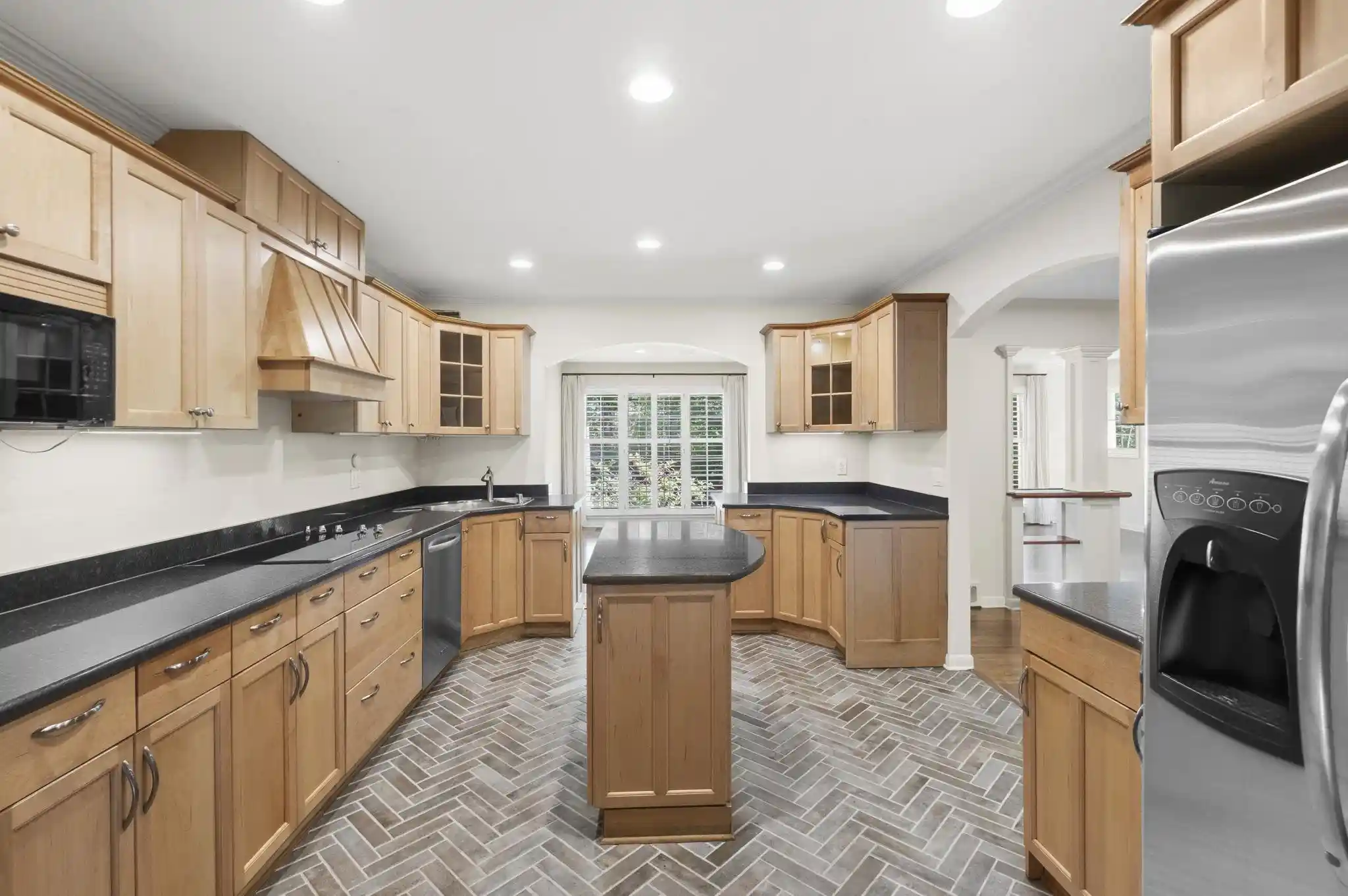 3rd image of 5442 N Rolling Oaks Dr, Memphis, TN 38119 | MLS# 10220946