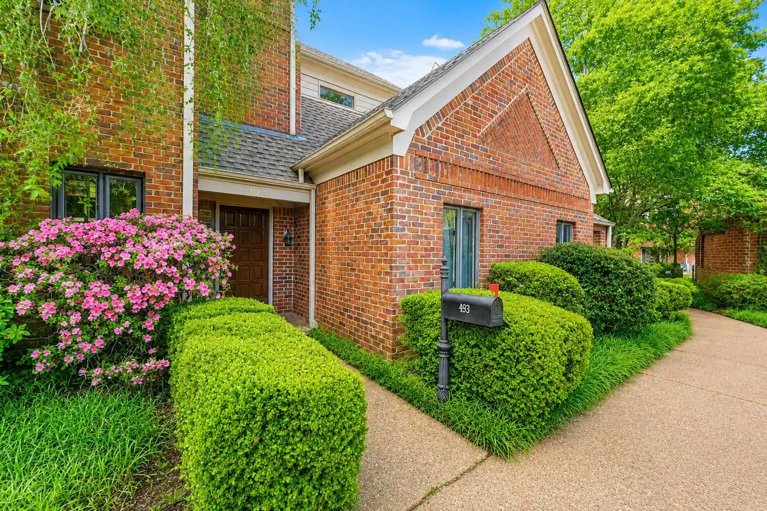 Townhouse for sale at 493 E Racquet Clb Pl #493, Memphis, TN 38117 | MLS# 10221005
