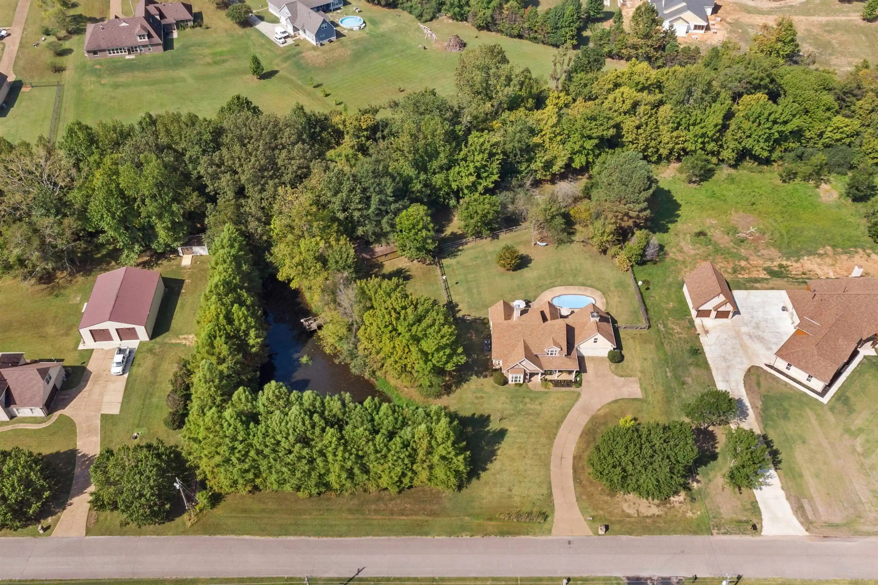 3rd image of 365 Crooked Creek Dr, Oakland, TN 38060 | MLS# 10221008