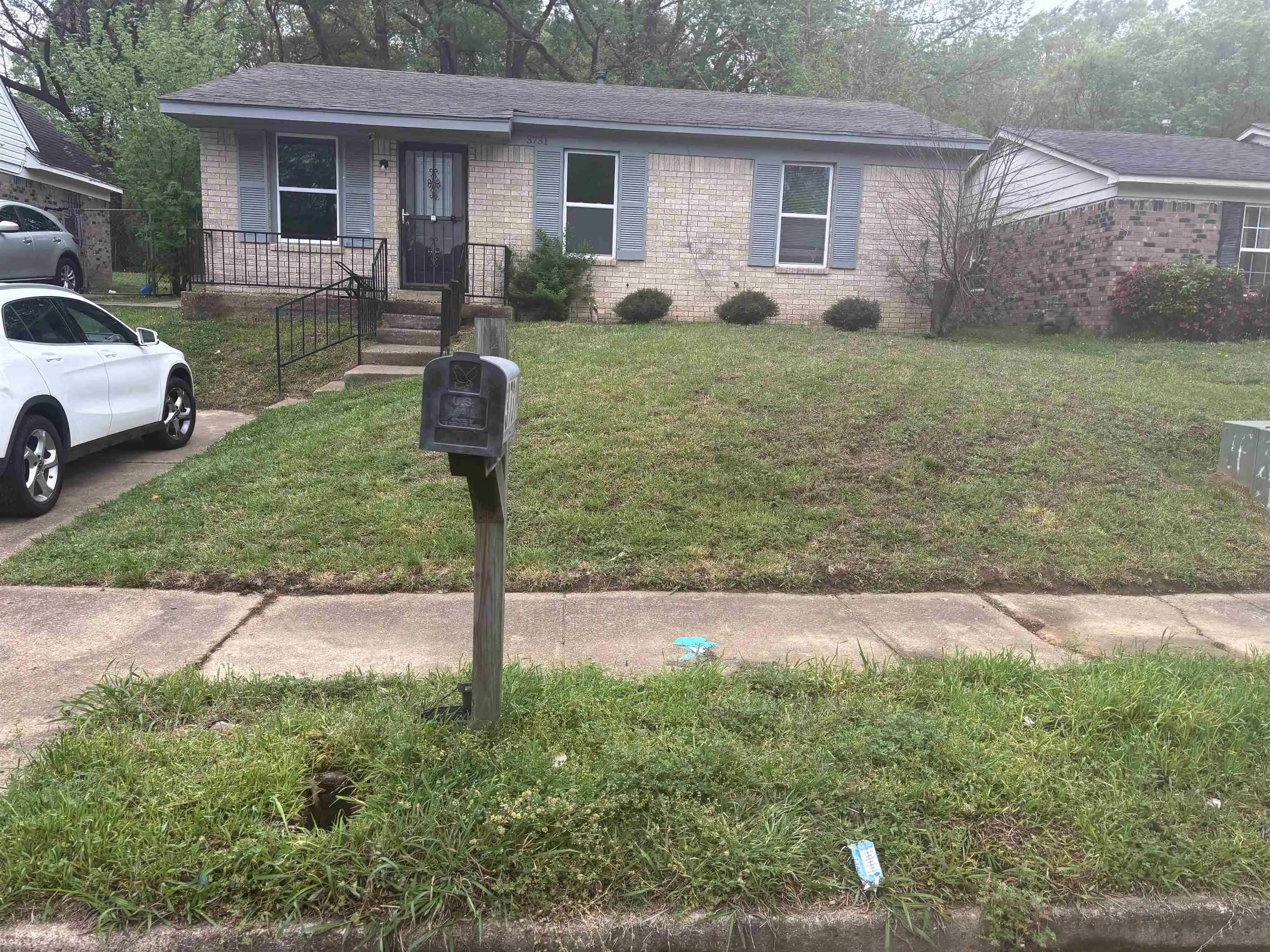 Photo 1 of Sale Pending at 3731 Skylark Dr, Memphis, TN 38109 | MLS# 10221027 | Listing updated on 2026-09-11