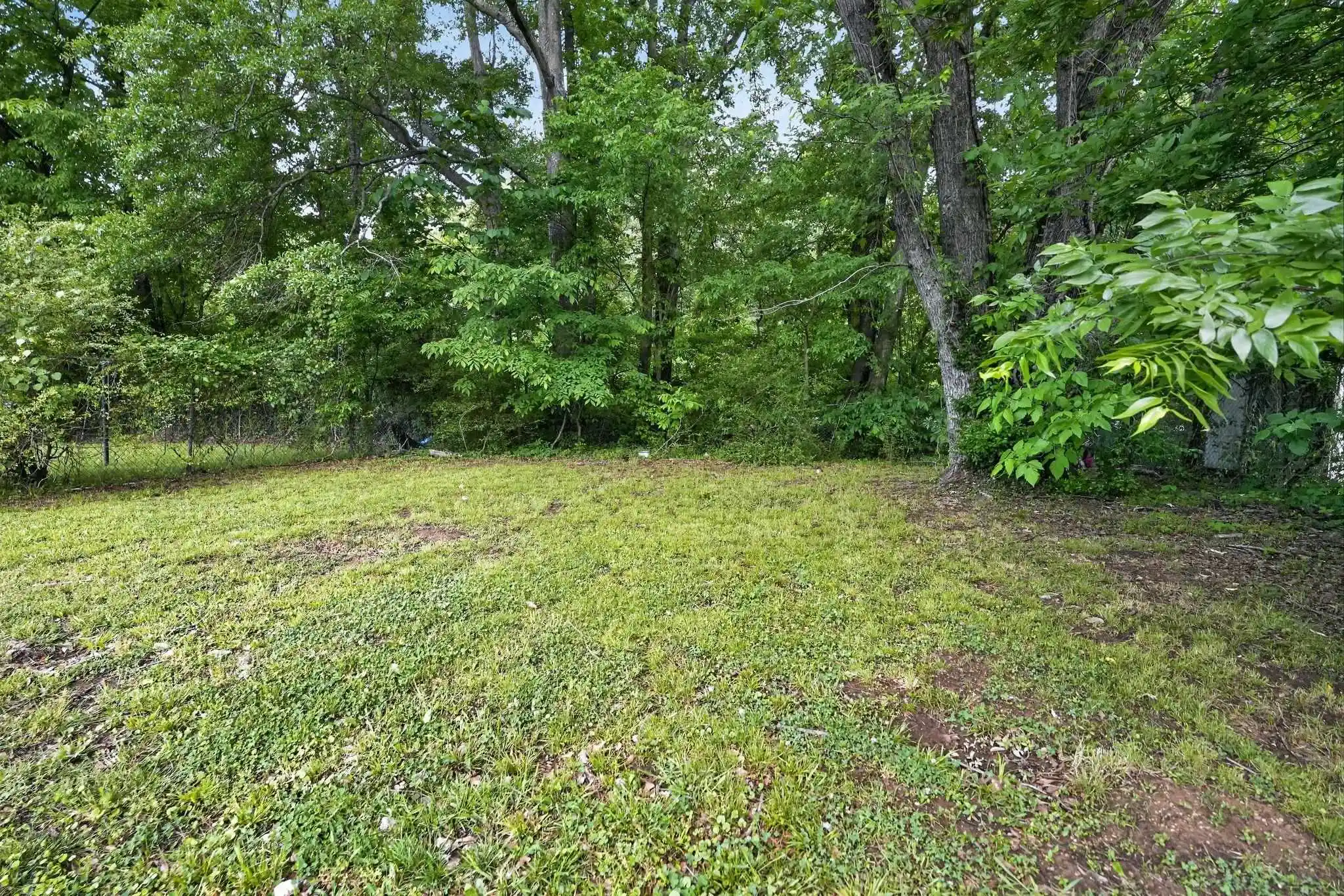 Photo 2 of Sale Pending at 3731 Skylark Dr, Memphis, TN 38109 | MLS# 10221027 | Listing updated on 2026-09-11