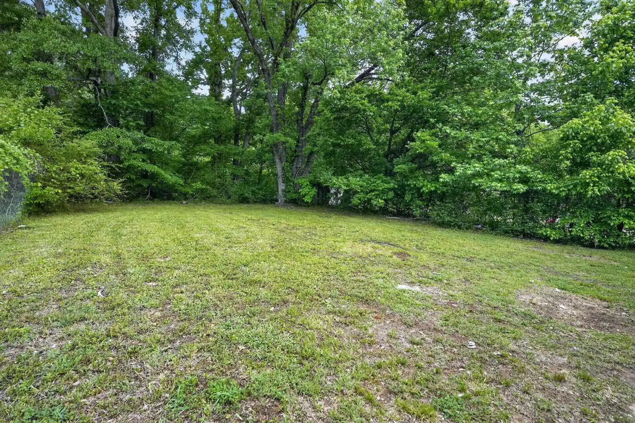 Photo 3 of Sale Pending at 3731 Skylark Dr, Memphis, TN 38109 | MLS# 10221027 | Listing updated on 2026-09-11
