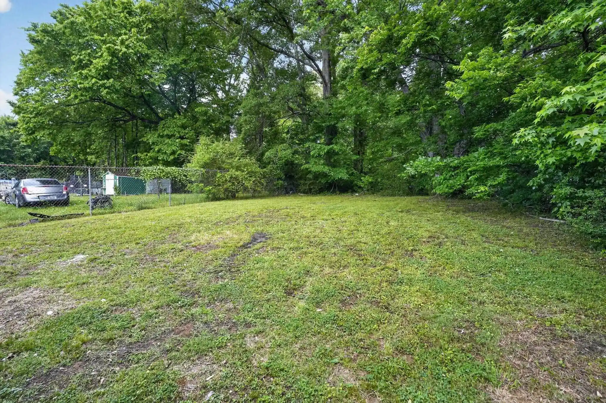 Photo 3 of Sale Pending at 3731 Skylark Dr, Memphis, TN 38109 | MLS# 10221027 | Listing updated on 2026-09-11