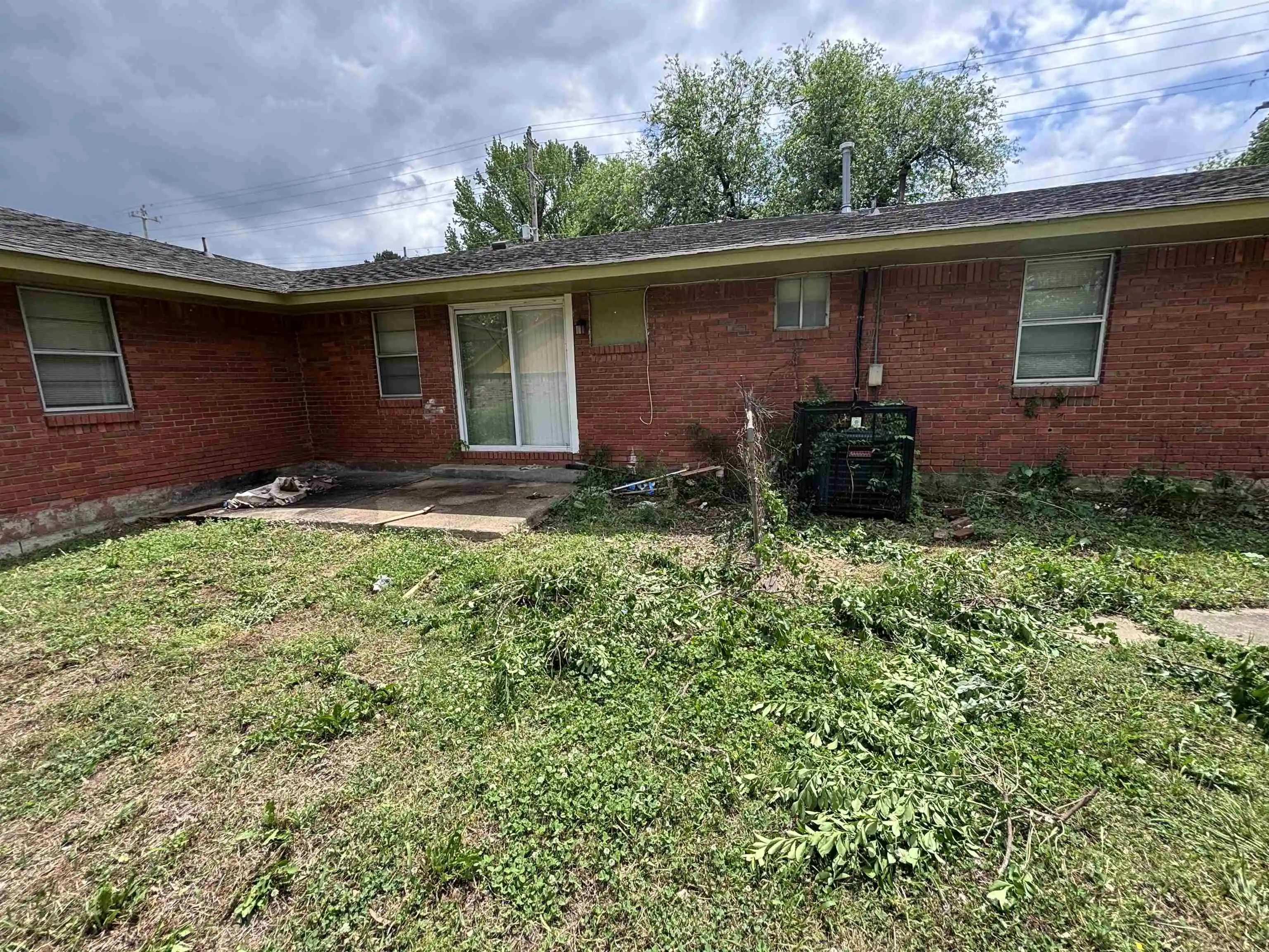 1st image of 900 W Shelby Dr, Memphis, TN 38109 | MLS# 10221028