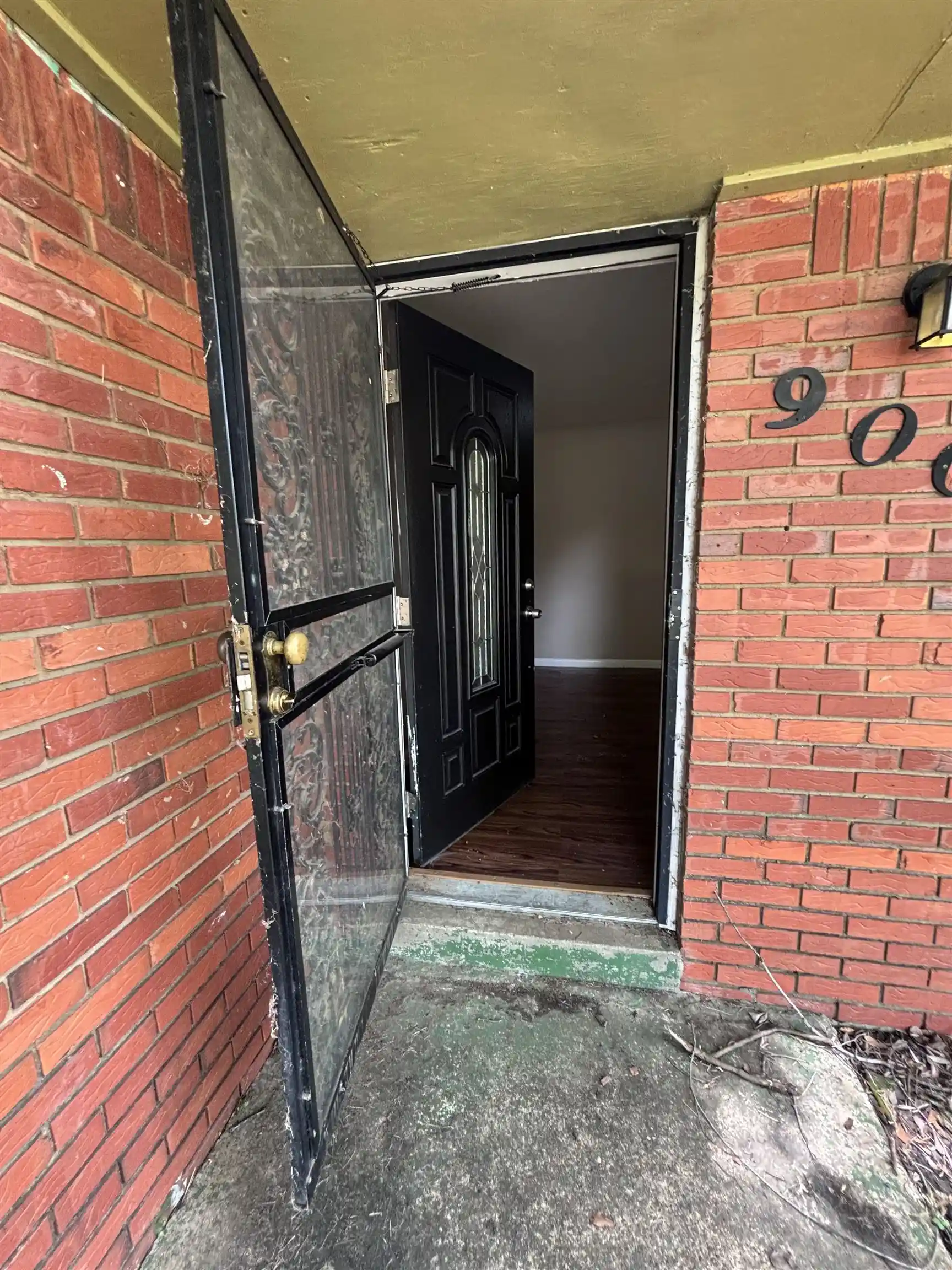 4th image of 900 W Shelby Dr, Memphis, TN 38109 | MLS# 10221028