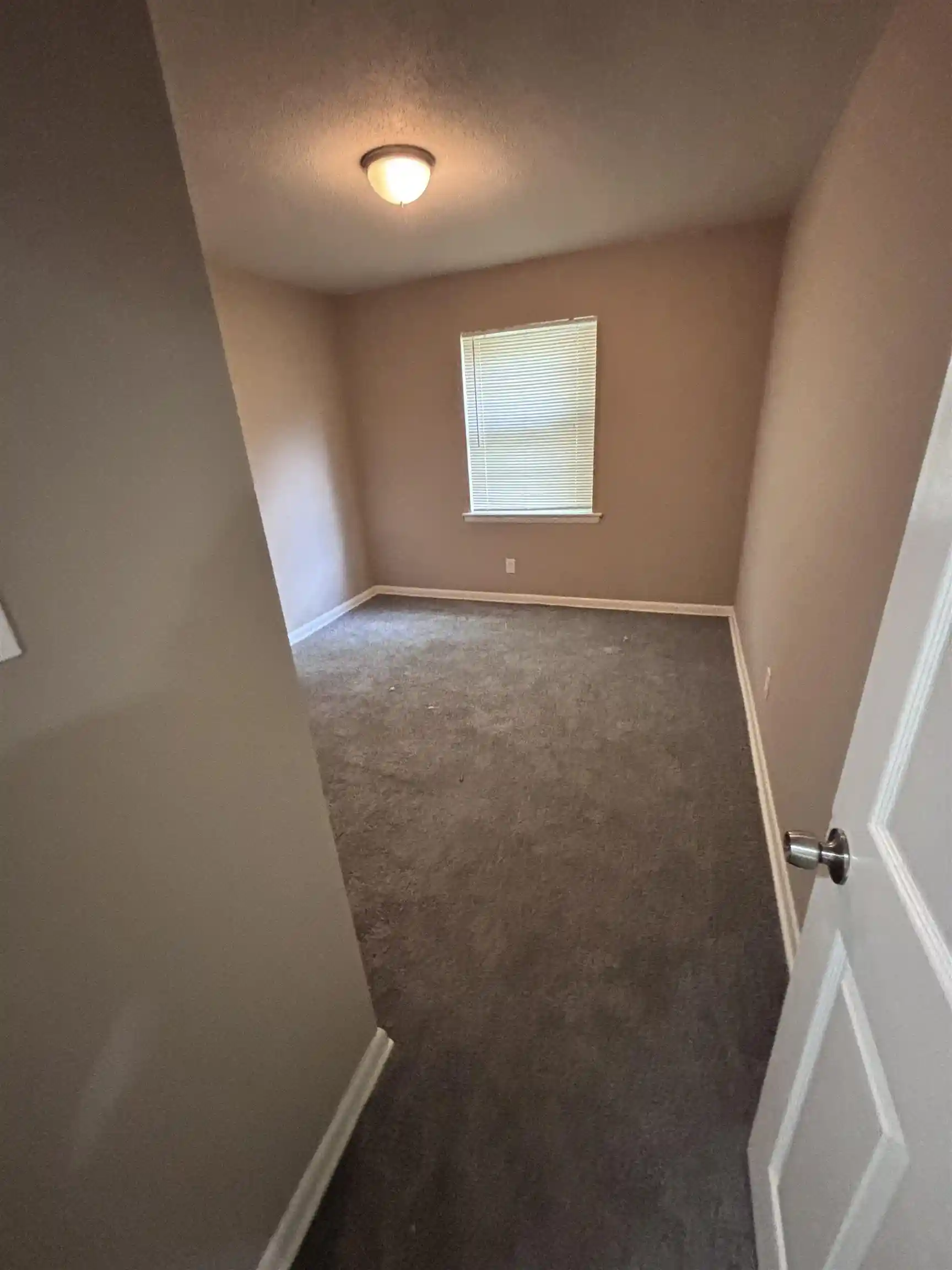 19th image of 900 W Shelby Dr, Memphis, TN 38109 | MLS# 10221028