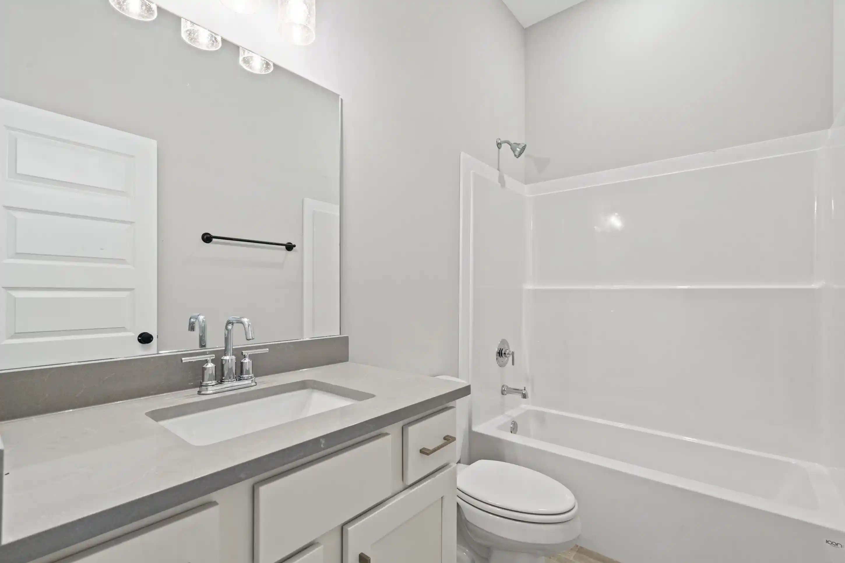 Photo 3 of Single family home for sale at 9926 Delphinium Dr, Cordova, TN 38018 | MLS# 10221149 | Listing updated on 2026-09-02