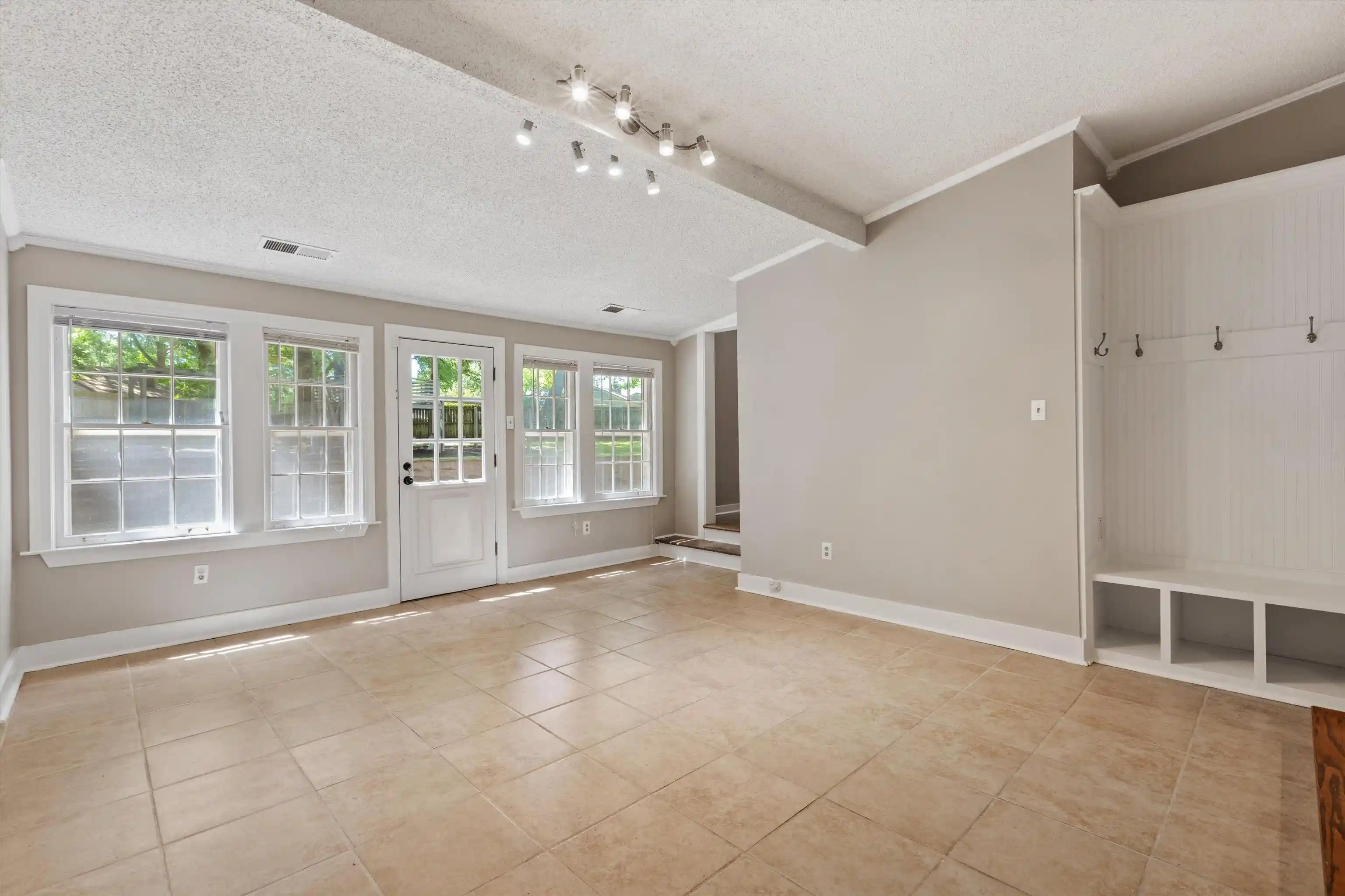 Photo 2 of Single family home for sale at 2149 Rolling Valley Dr, Germantown, TN 38138 | MLS# 10221186 | Listing updated on 2026-08-31