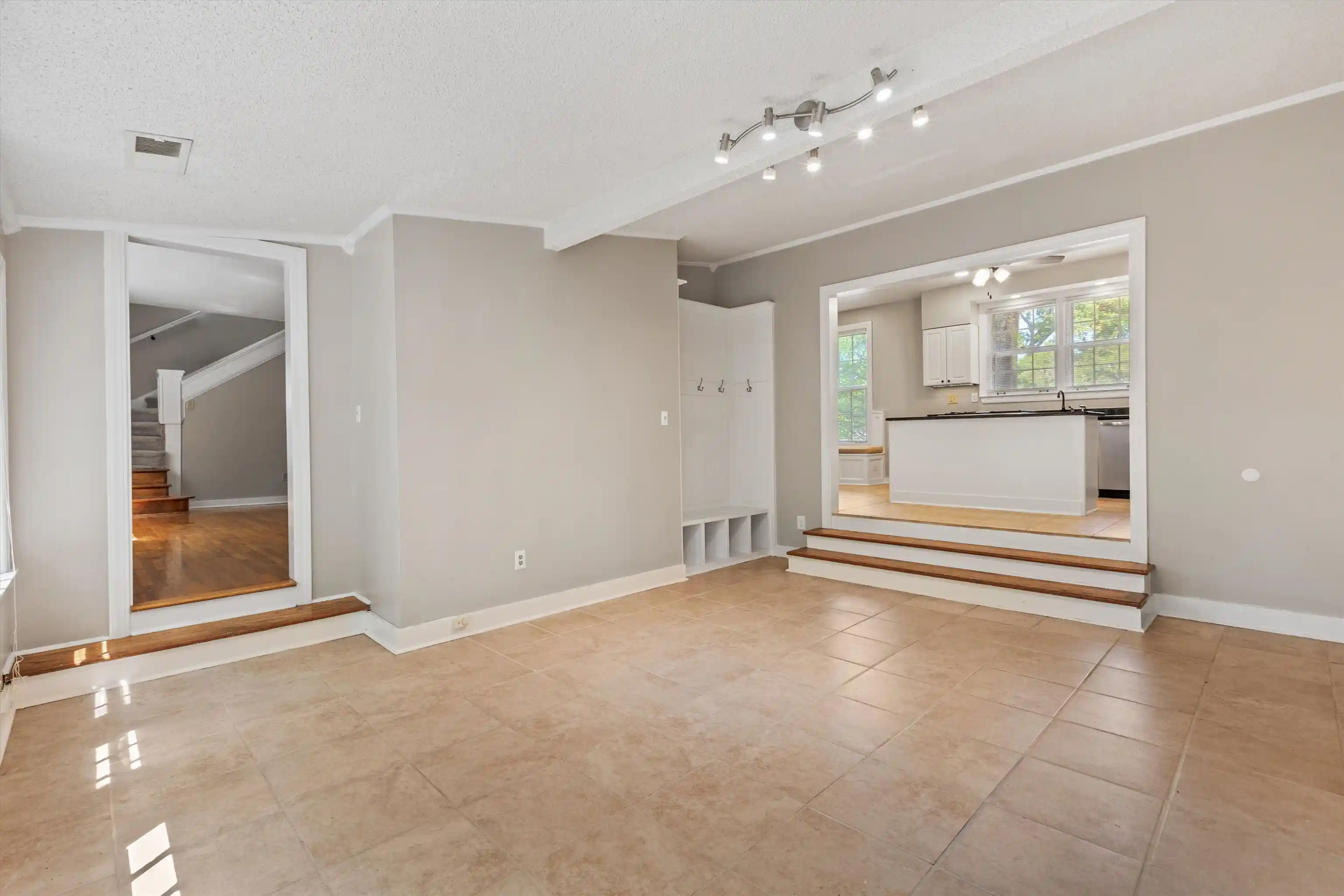 Photo 3 of Single family home for sale at 2149 Rolling Valley Dr, Germantown, TN 38138 | MLS# 10221186 | Listing updated on 2026-08-31