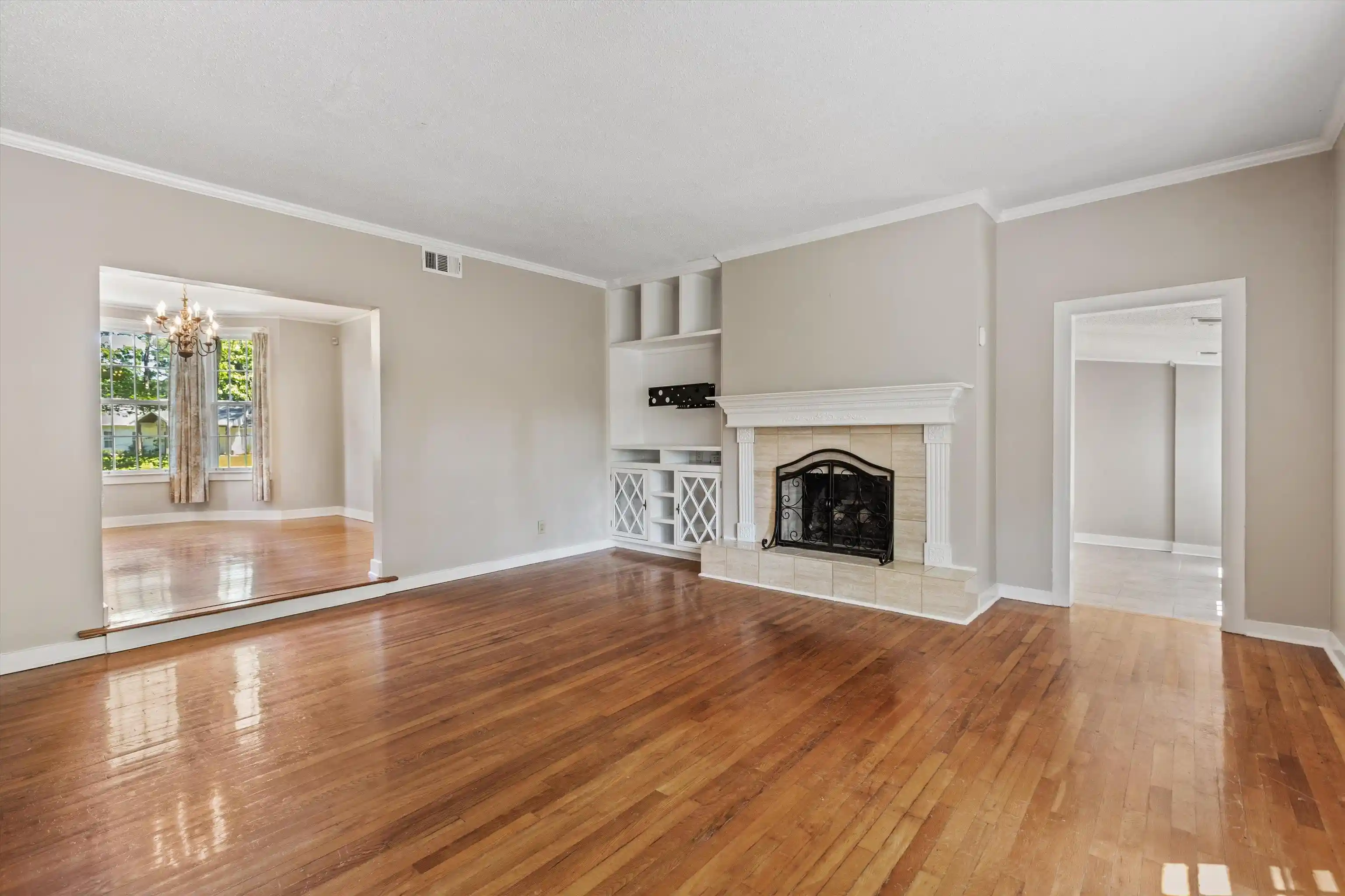 Photo 4 of Single family home for sale at 2149 Rolling Valley Dr, Germantown, TN 38138 | MLS# 10221186 | Listing updated on 2026-08-31