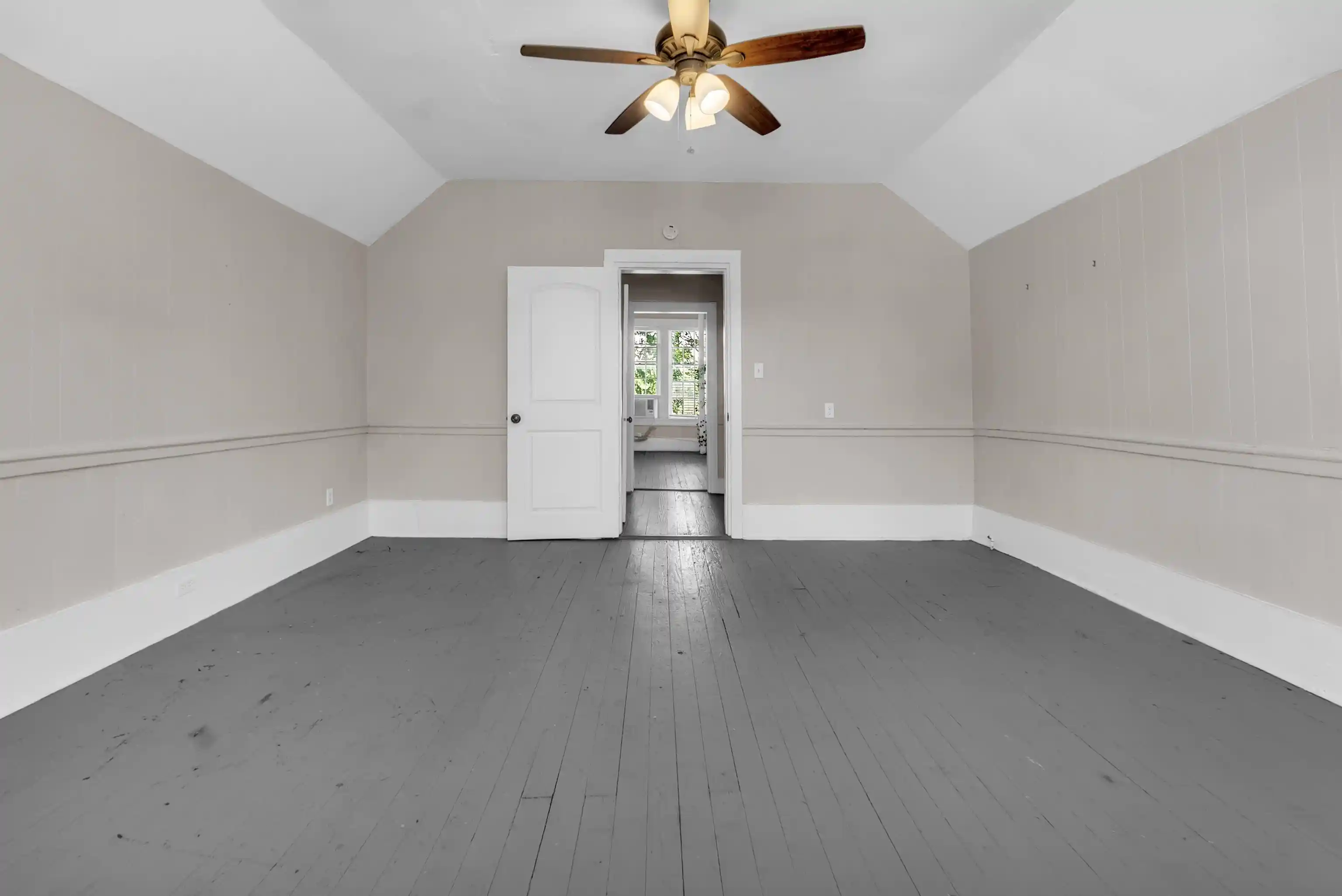 2nd image of 1577 Court Ave, Memphis, TN 38104 | MLS# 10221256
