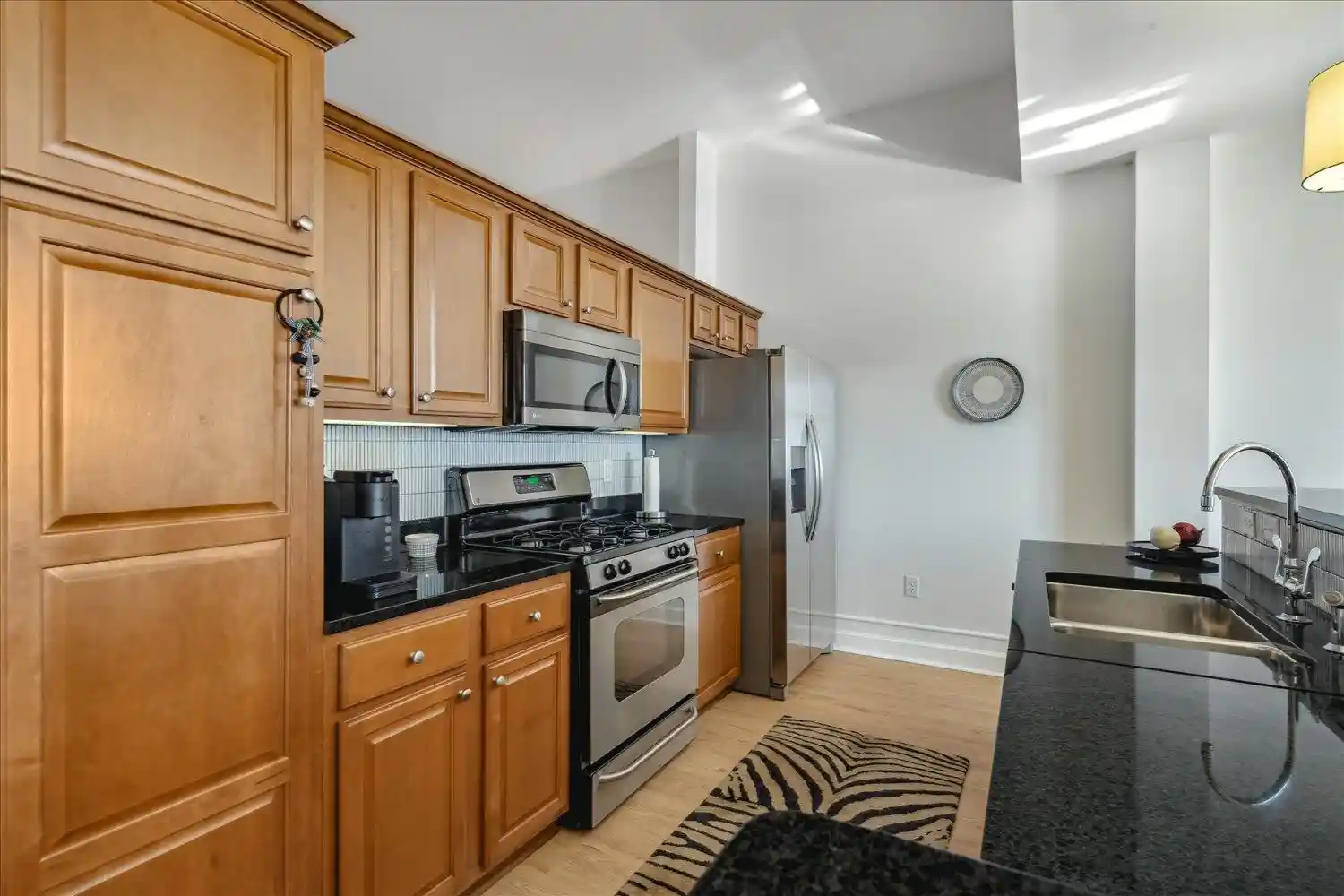 3rd image of 648 S Riverside Dr, Memphis, TN 38103