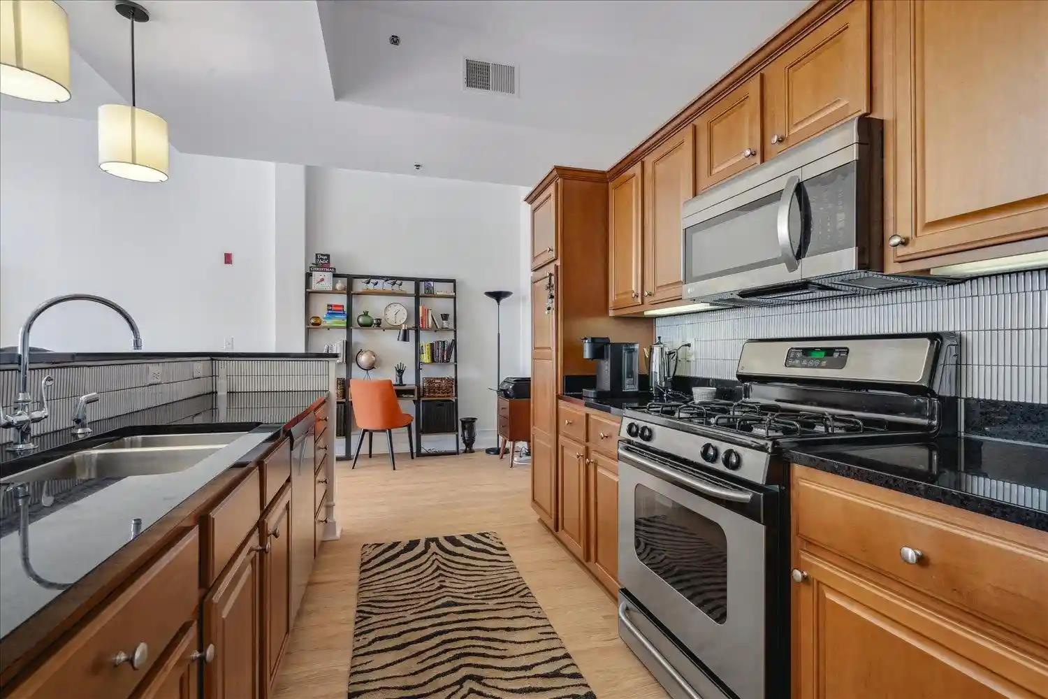 4th image of 648 S Riverside Dr, Memphis, TN 38103
