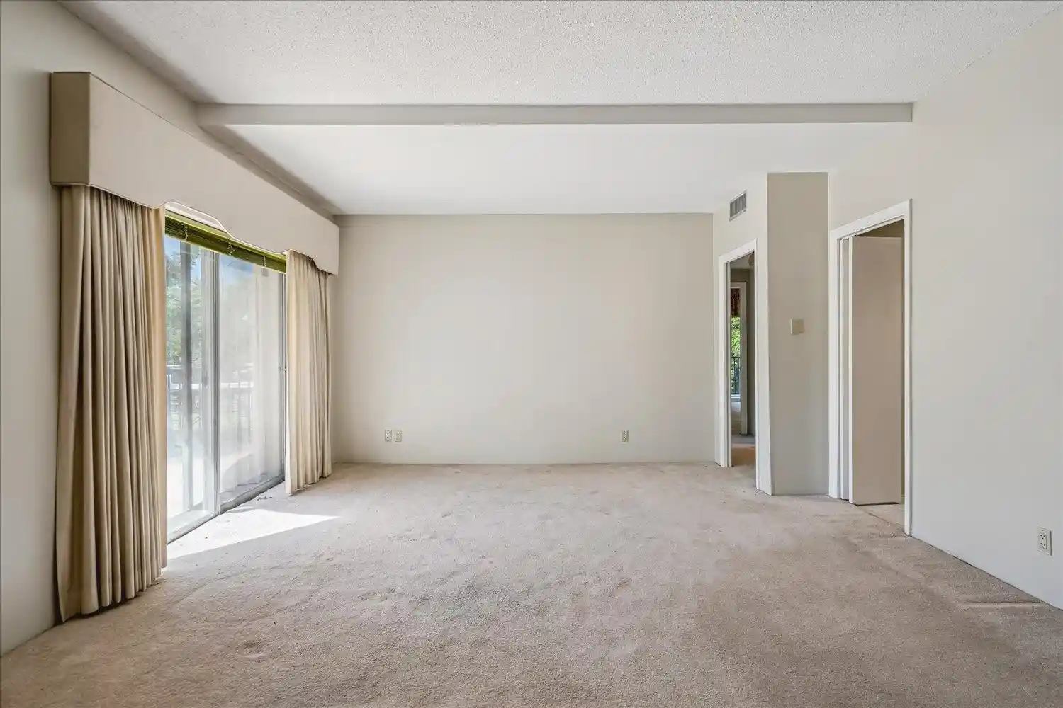Photo 3 of Sale Pending at 475 N Highland St #2K, Memphis, TN 38122 | MLS# 10221309 | Listing updated on 2026-07-15