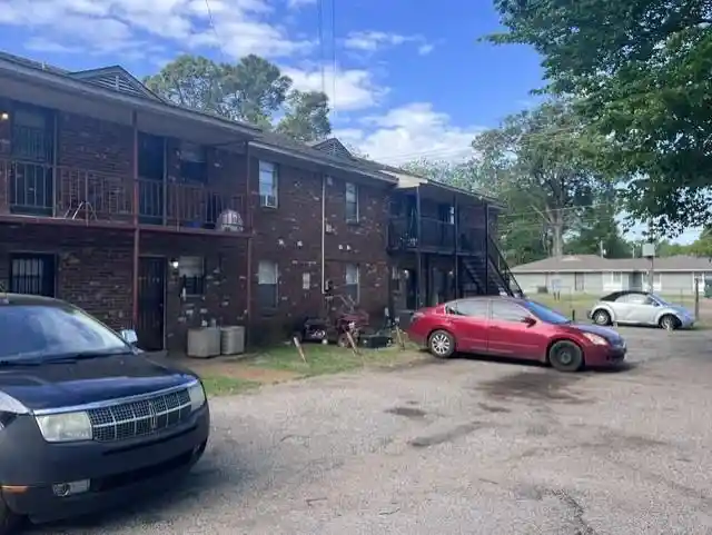 Listing Photo 2 - Condo for sale in building located at 4332 Melinda Ave, Memphis, TN 38108