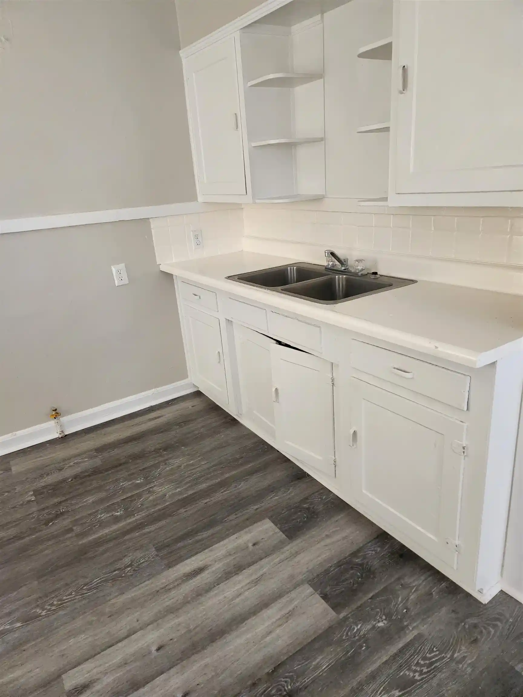 Photo 2 of Single family home for sale at 1817 Wellington Ave, Memphis, TN 38106 | MLS# 10221363 | Listing updated on 2026-09-11