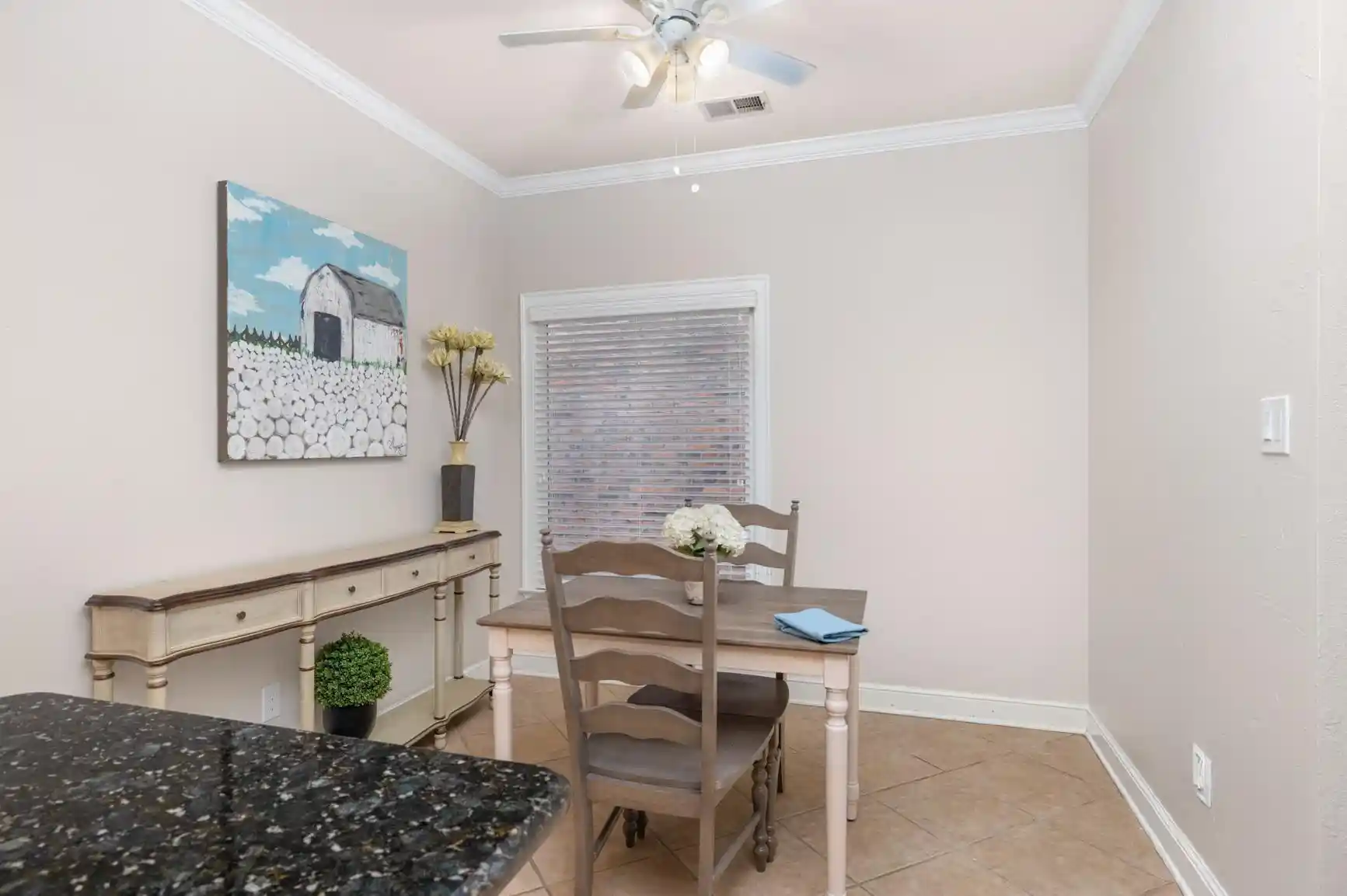 Photo 3 of Townhouse for sale at 6611 Rue Beaumonde Dr, Memphis, TN 38120 | MLS# 10221423 | Listing updated on 2026-09-13