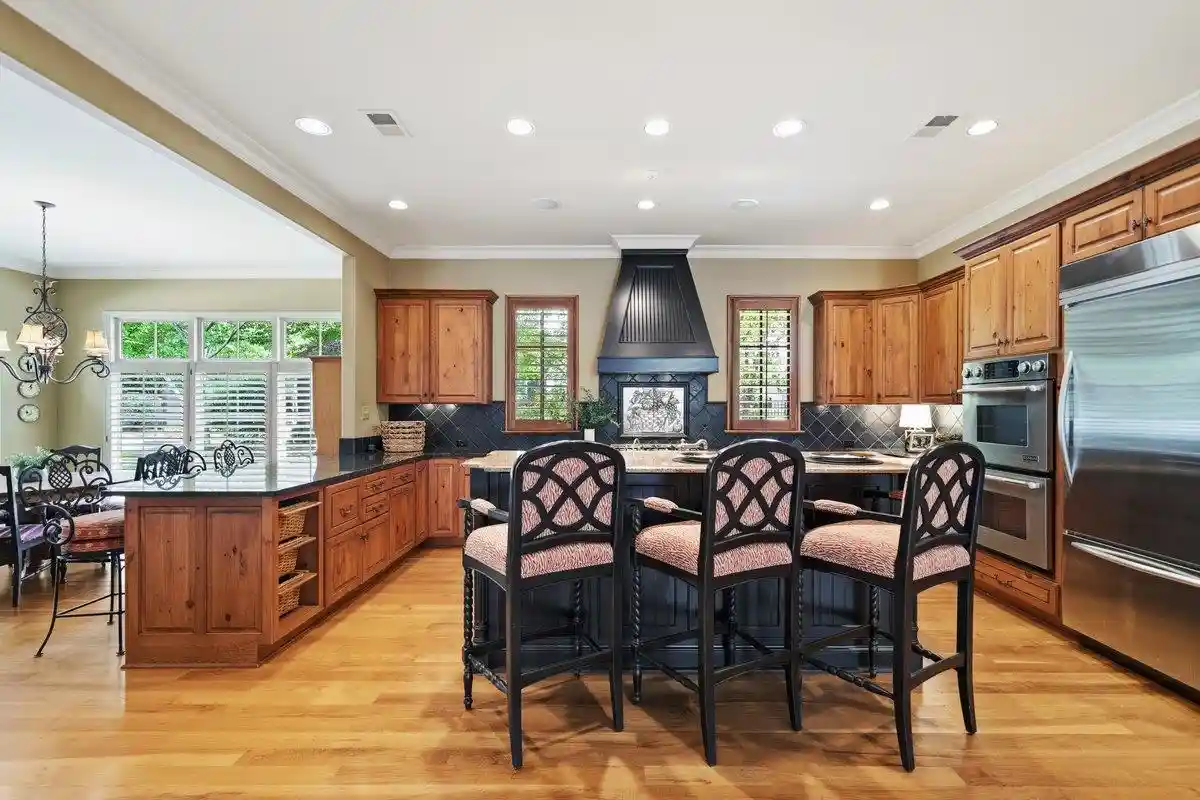 3rd image of 2301 Caylors Woods Cv, Germantown, TN 38138 | MLS# 10221454
