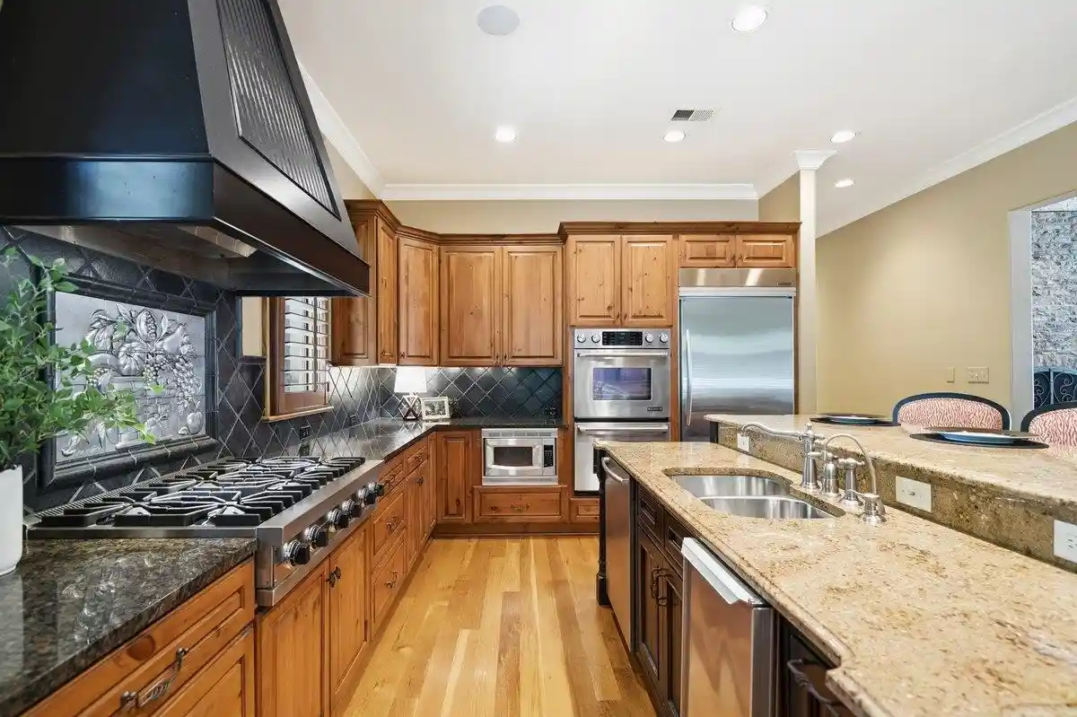 4th image of 2301 Caylors Woods Cv, Germantown, TN 38138 | MLS# 10221454
