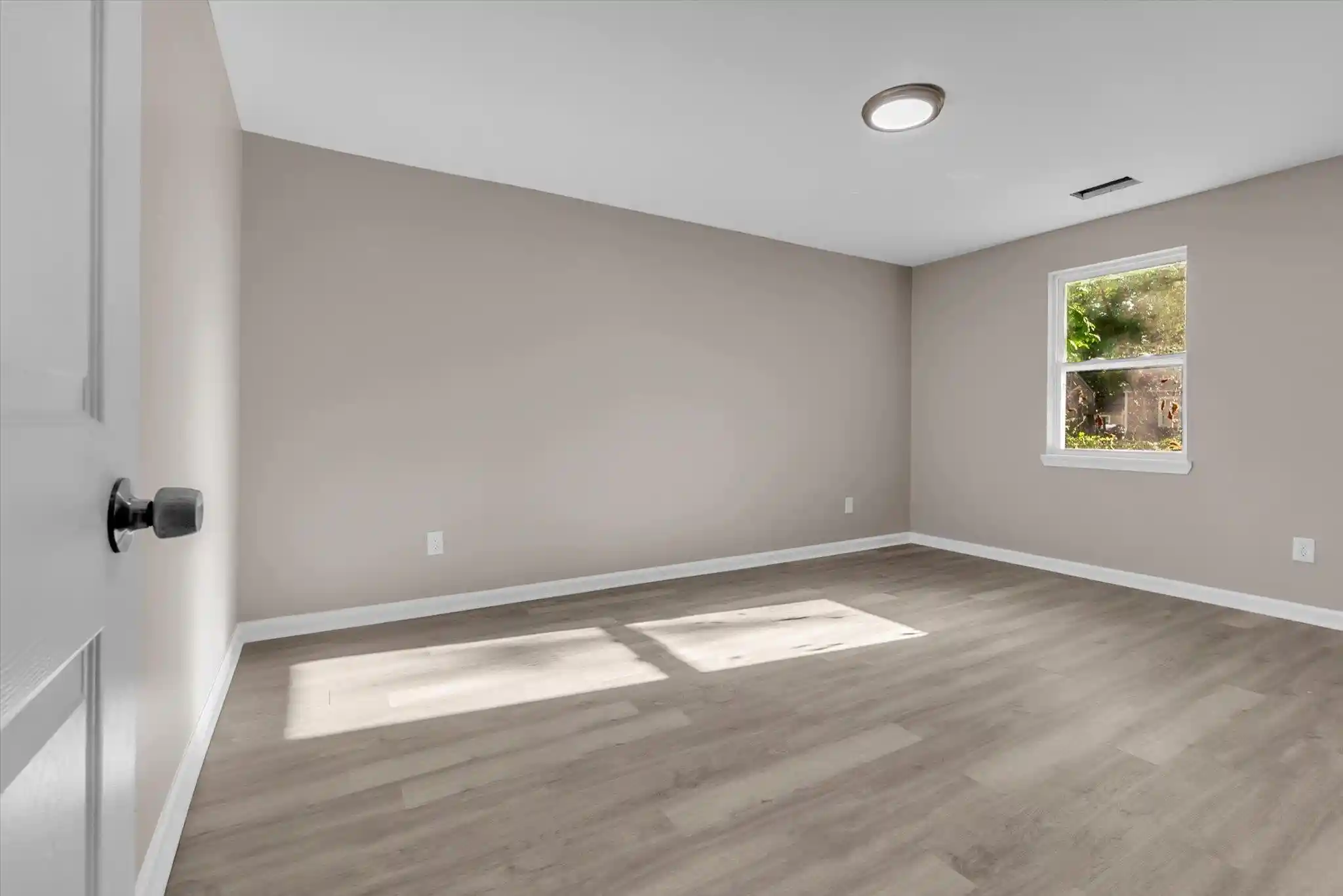 3rd image of 1577 S Highland St, Memphis, TN 38111 | MLS# 10221491