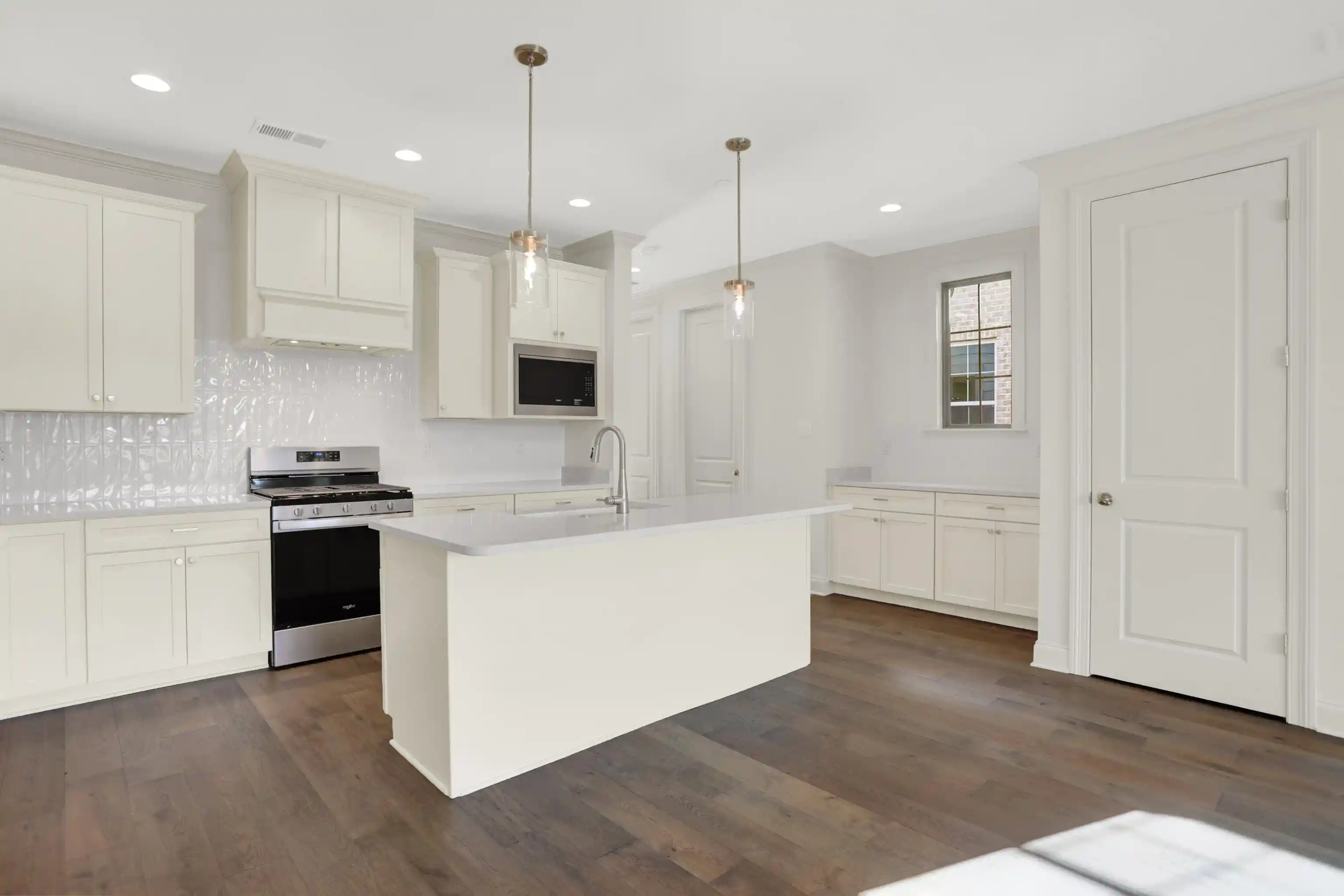 Photo 2 of Townhouse for sale at 932 Aldwick Dr, Collierville, TN 38017 | MLS# 10221568 | Listing updated on 2026-08-05