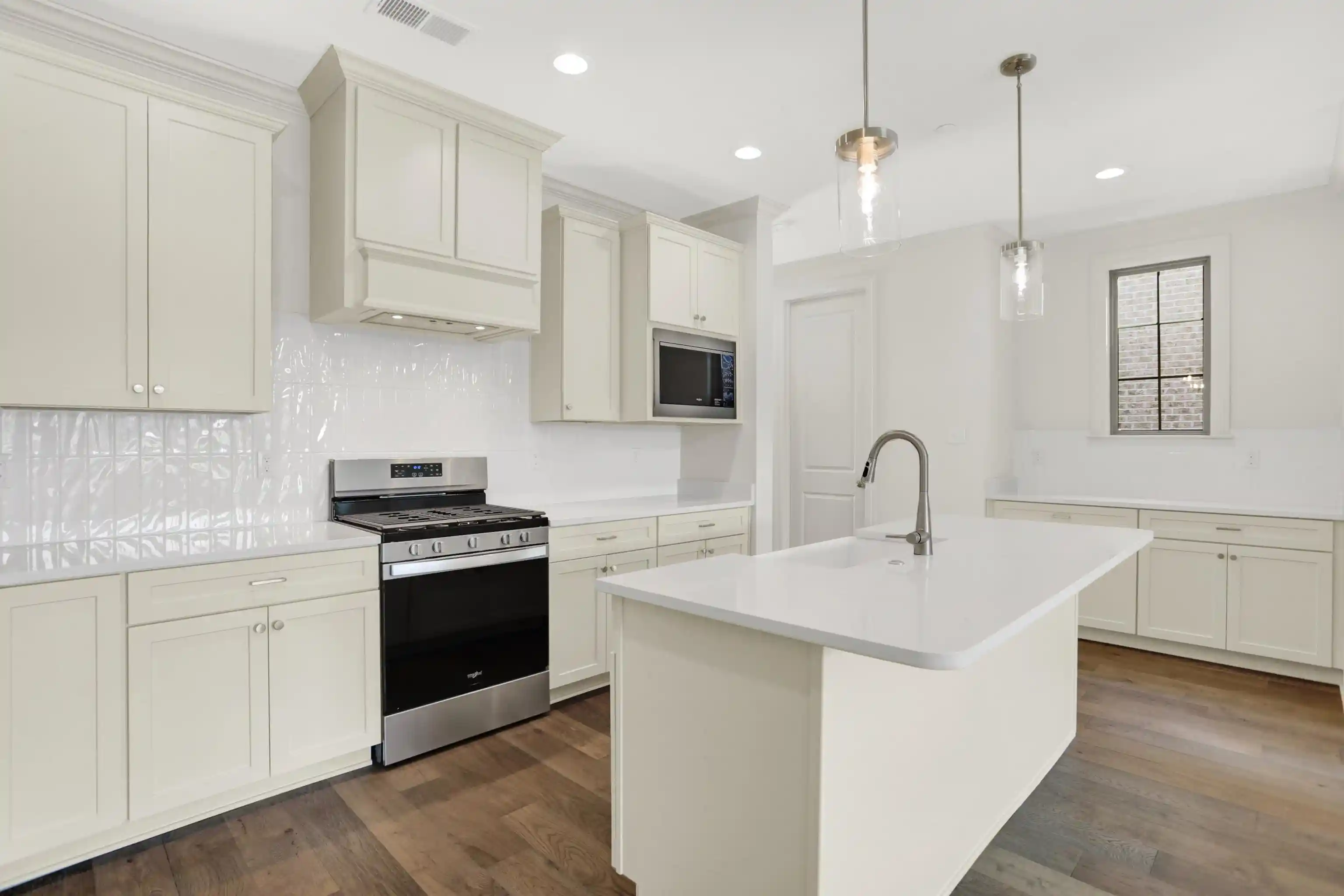 Photo 3 of Townhouse for sale at 932 Aldwick Dr, Collierville, TN 38017 | MLS# 10221568 | Listing updated on 2026-08-05
