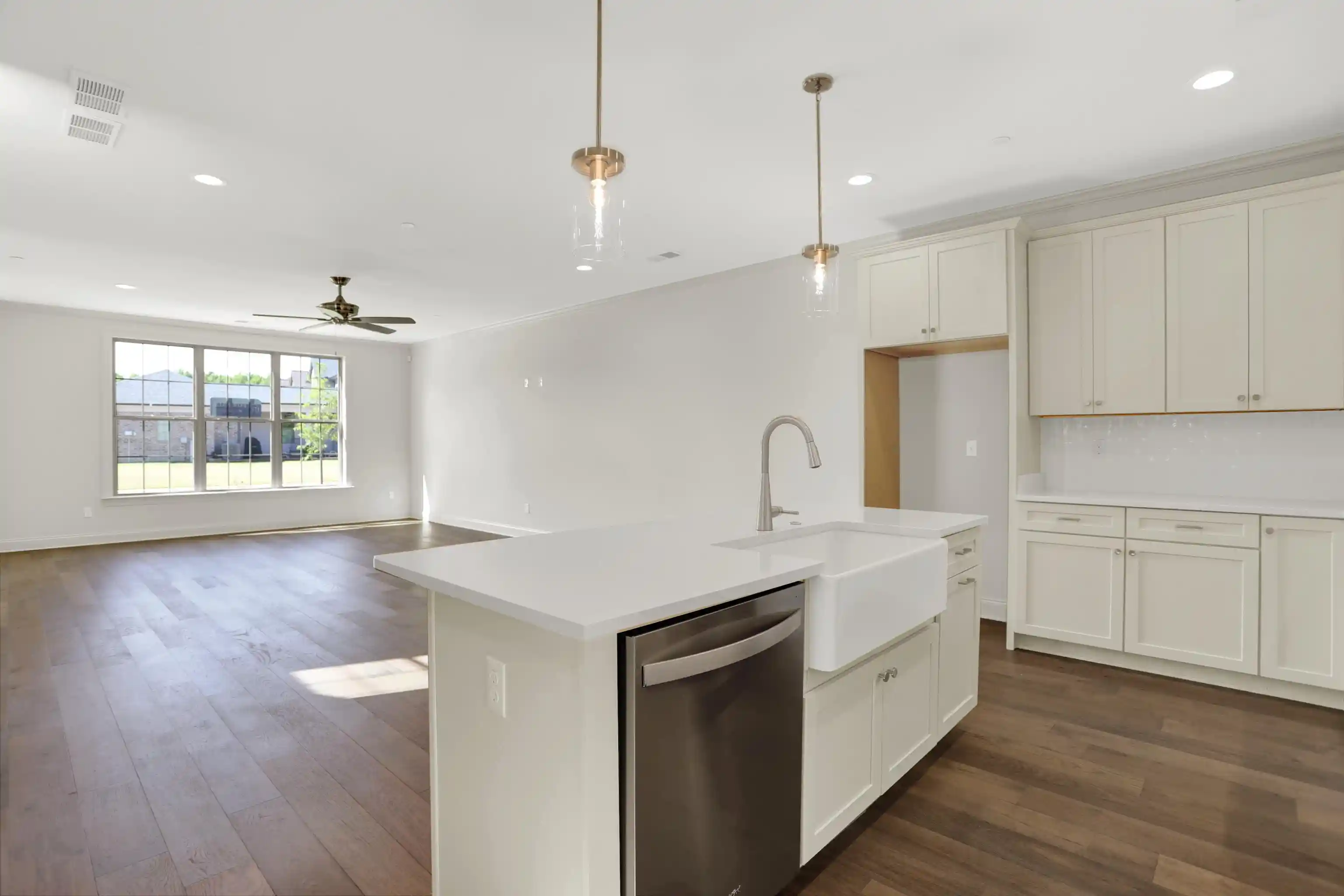 Photo 4 of Townhouse for sale at 932 Aldwick Dr, Collierville, TN 38017 | MLS# 10221568 | Listing updated on 2026-08-05