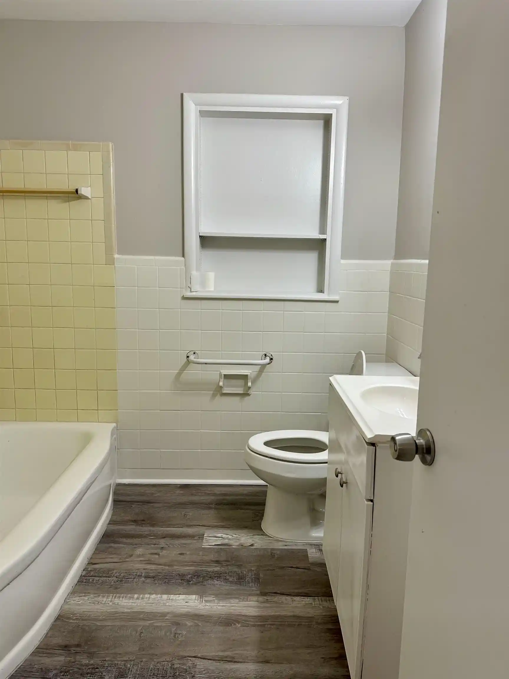 Photo 3 of Sale Pending at 1421 Janis Dr, Memphis, TN 38116 | MLS# 10221607 | Listing updated on 2026-09-18