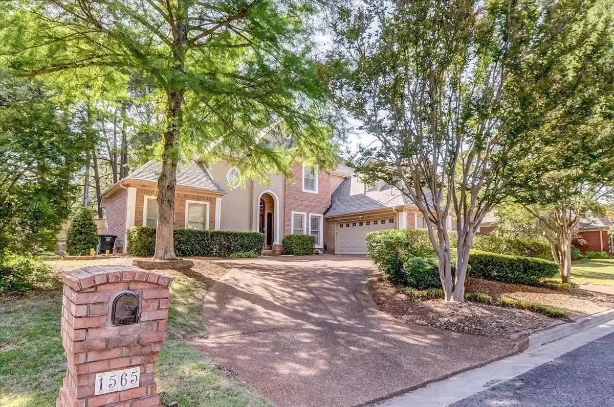 Photo 1 of Single family home for sale at 1565 Massey Pointe Ln, Memphis, TN 38120 | MLS# 10221619 | Listing updated on 2026-09-11