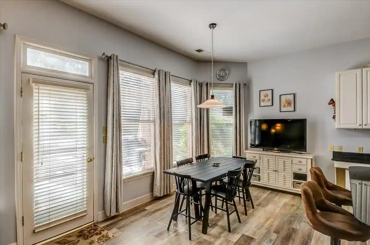 Photo 4 of Single family home for sale at 1565 Massey Pointe Ln, Memphis, TN 38120 | MLS# 10221619 | Listing updated on 2026-09-11