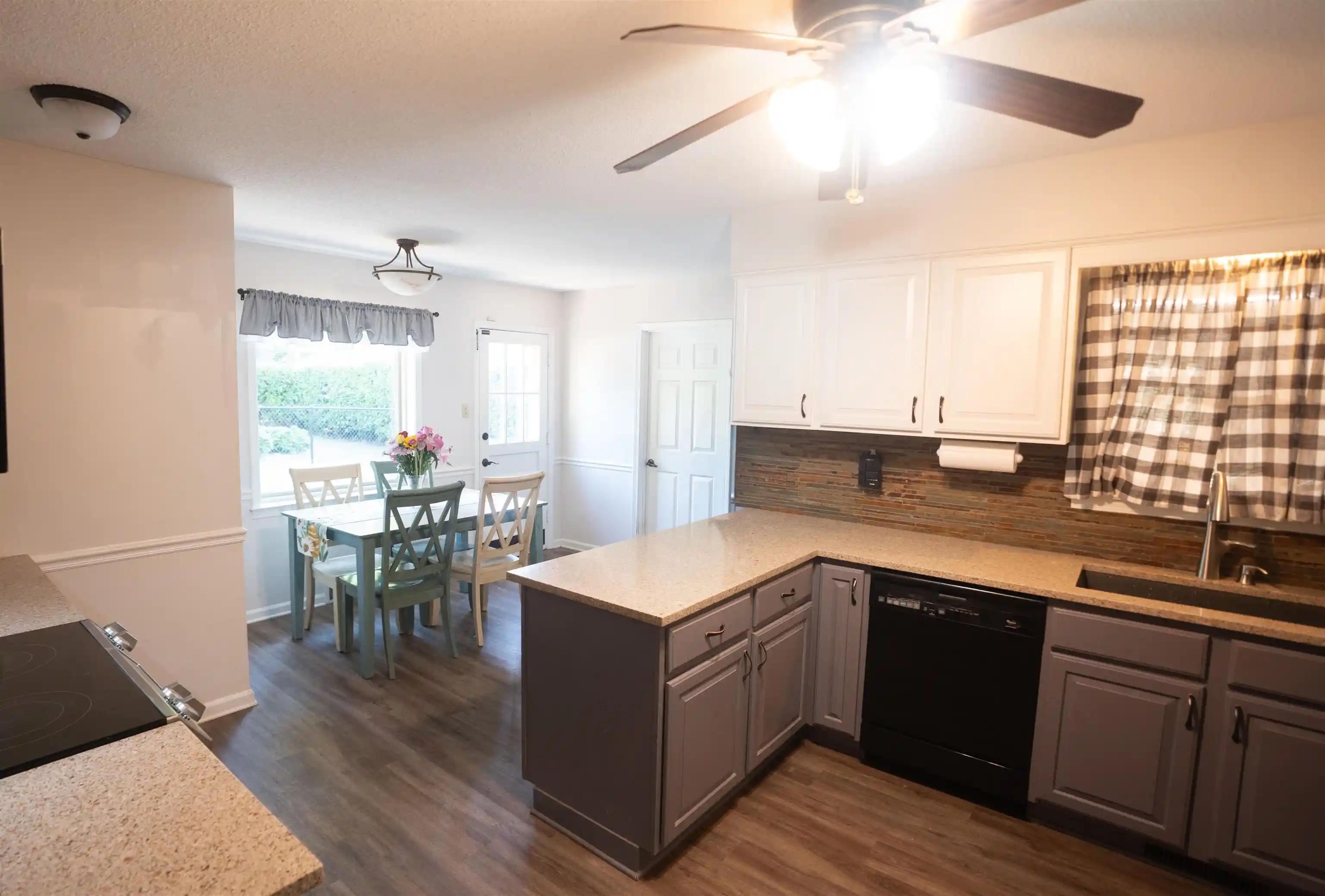 Photo 3 of Sale Pending at 6837 Stornaway Dr, Memphis, TN 38119 | MLS# 10221626 | Listing updated on 2026-08-24
