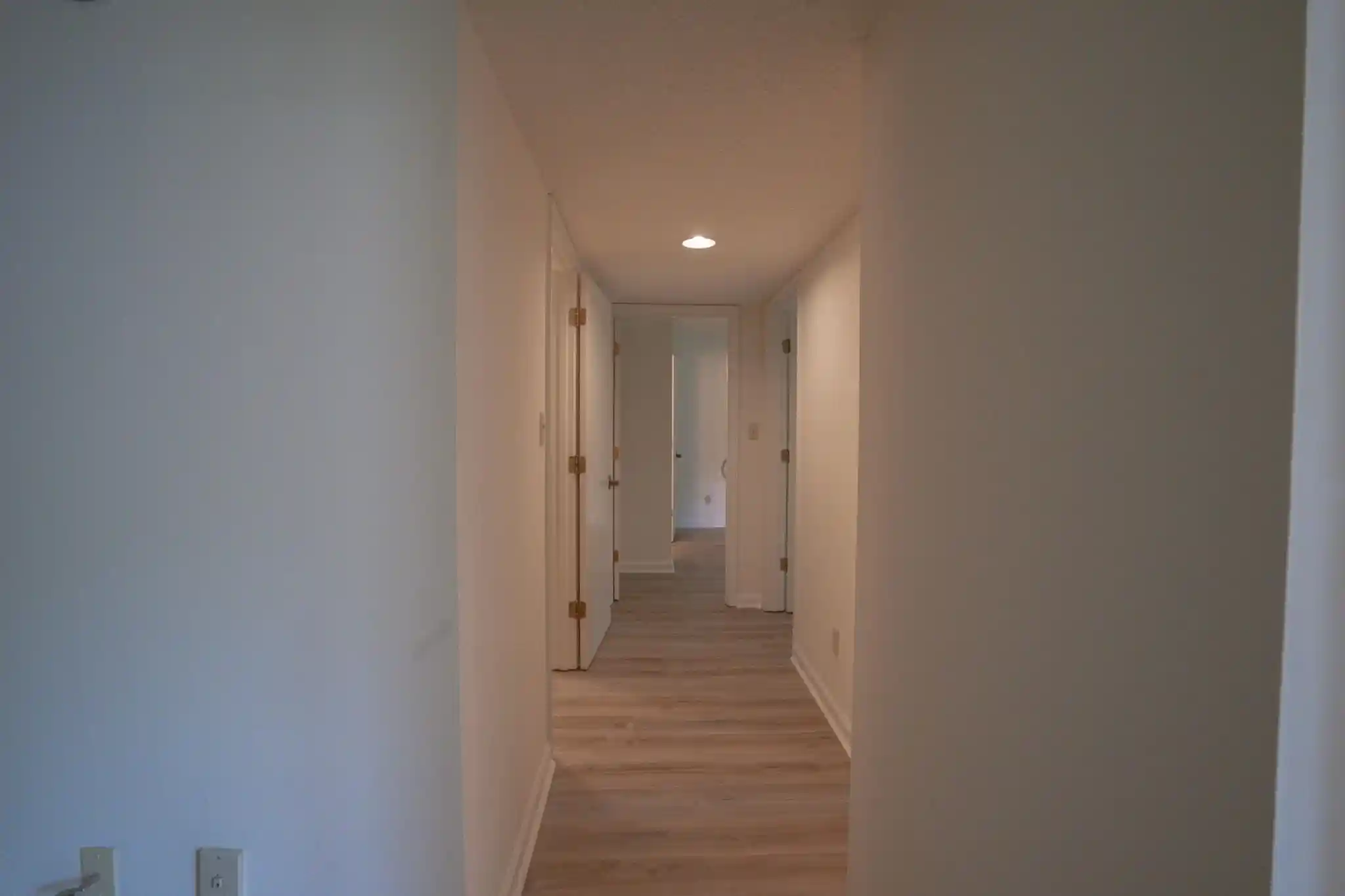2nd image of 3589 Covington Pike, Memphis, TN 38128