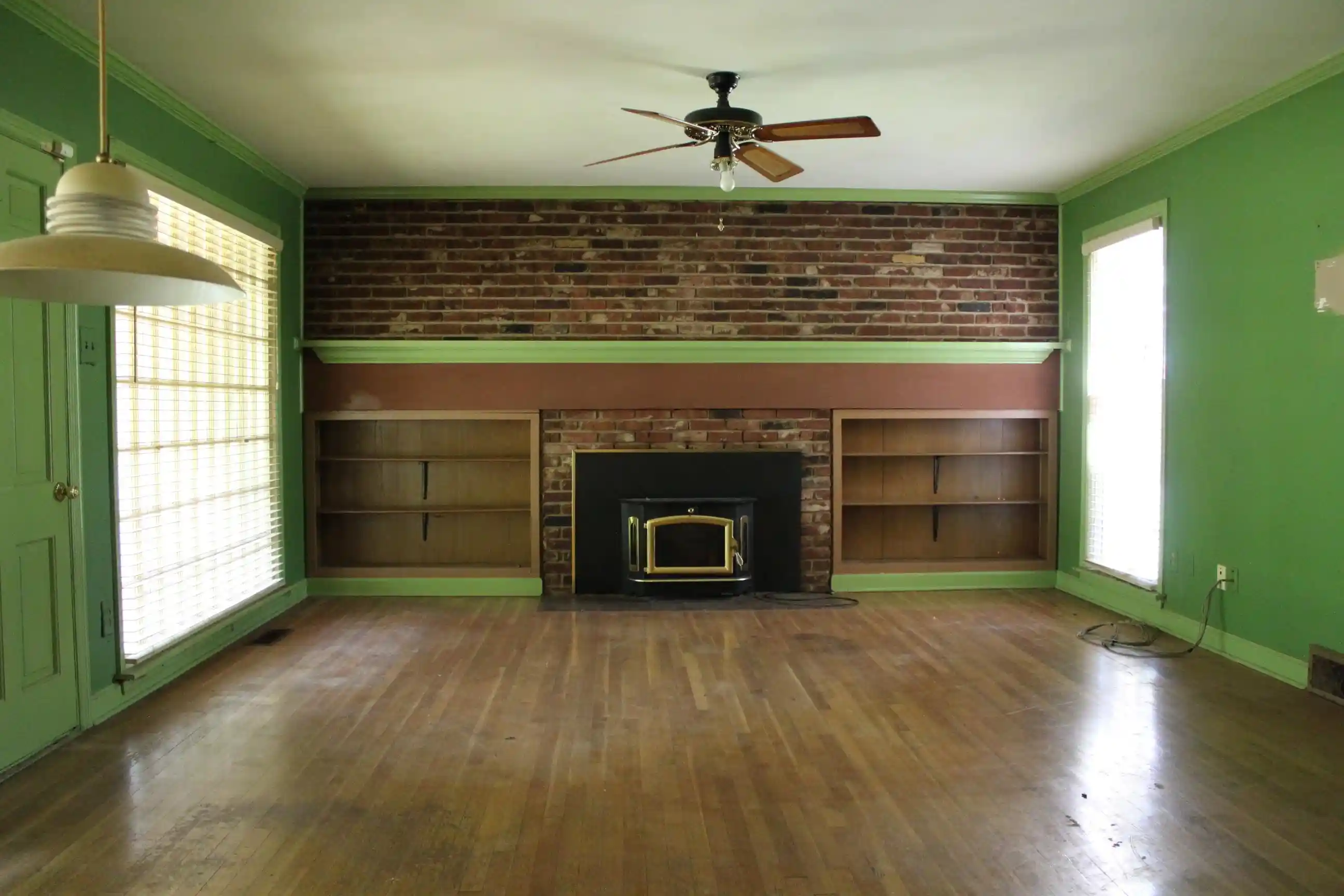 Photo 3 of Single family home for sale at 3327 Homewood Dr, Memphis, TN 38128 | MLS# 10221722 | Listing updated on 2026-10-09