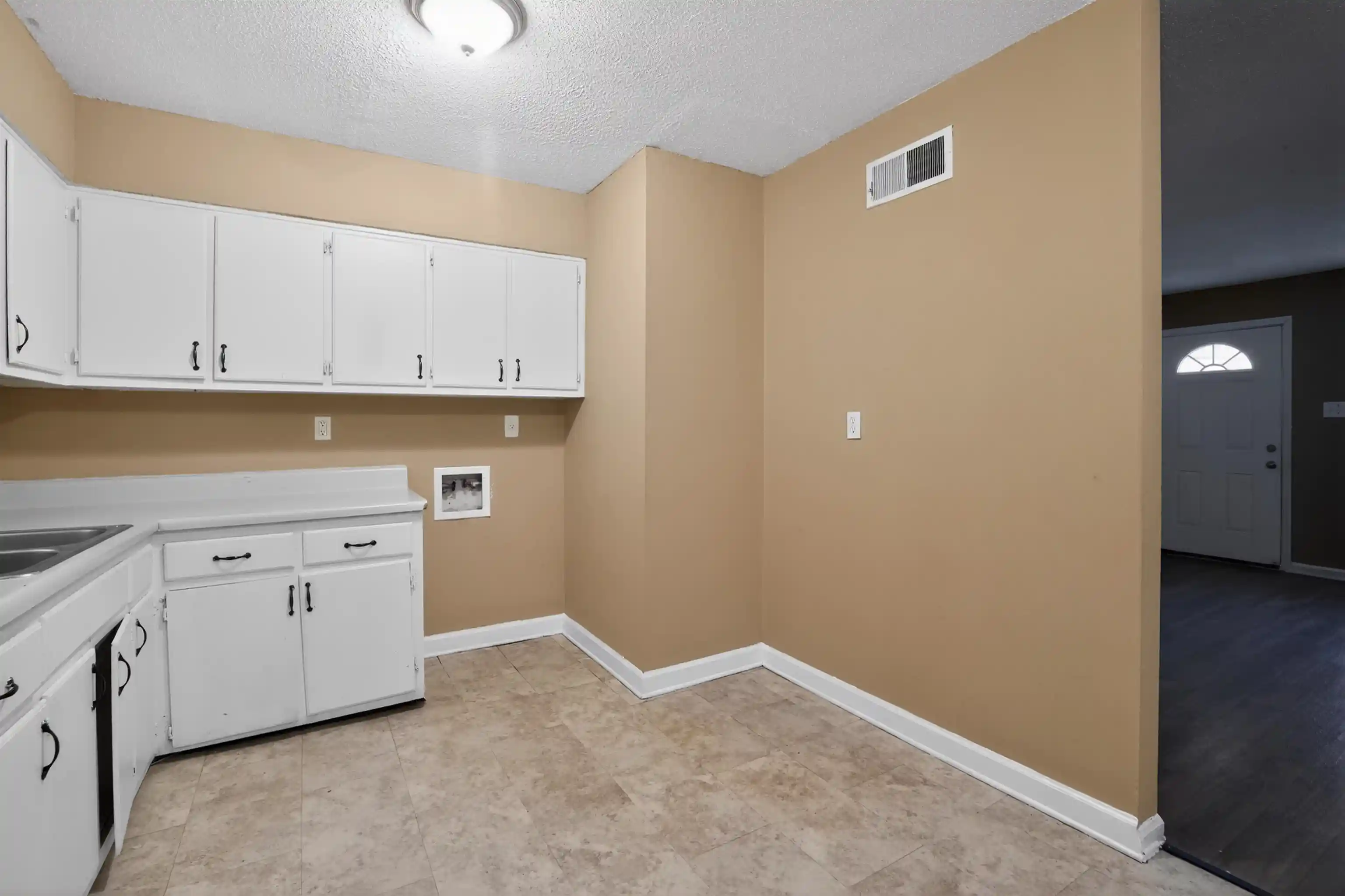 4th image of 1100 Western Park Dr, Memphis, TN 38109 | MLS# 10221733