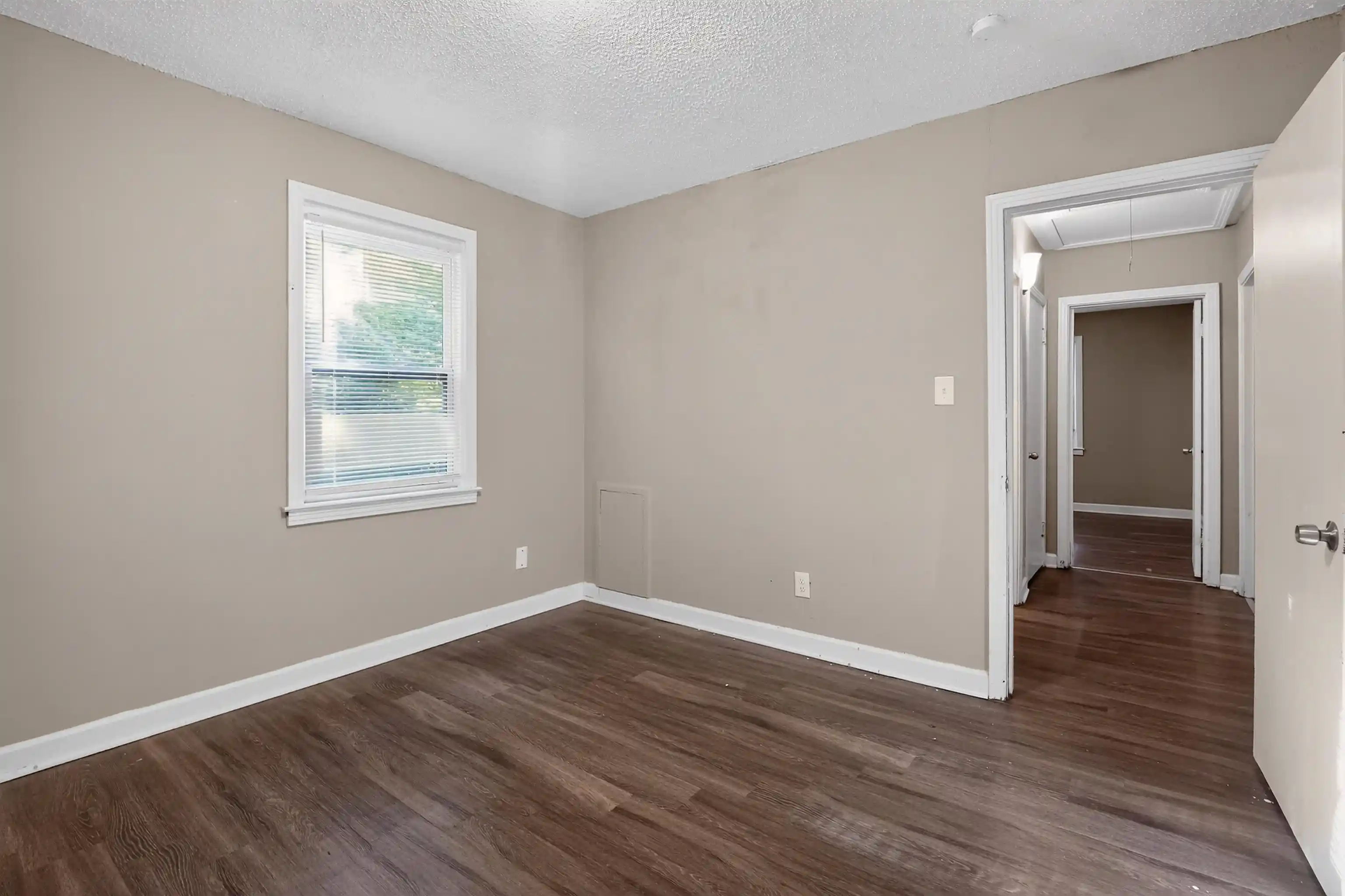 Photo 3 of Sale Pending at 3156 St Charles Dr, Memphis, TN 38127 | MLS# 10221739 | Listing updated on 2026-09-11