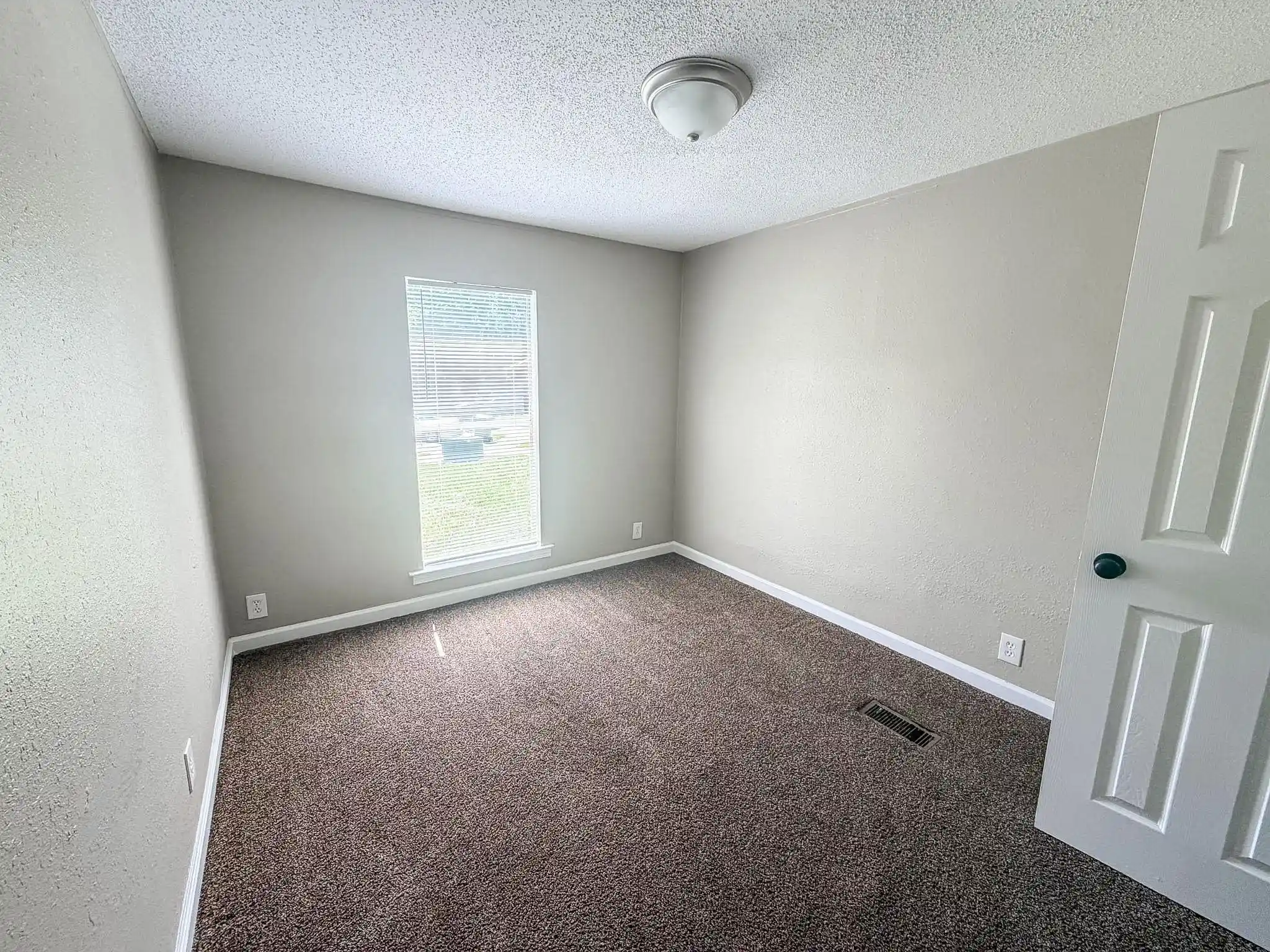 Photo 3 of Sale Pending at 4788 Royal Elm Cv, Memphis, TN 38128 | MLS# 10221742 | Listing updated on 2026-09-13
